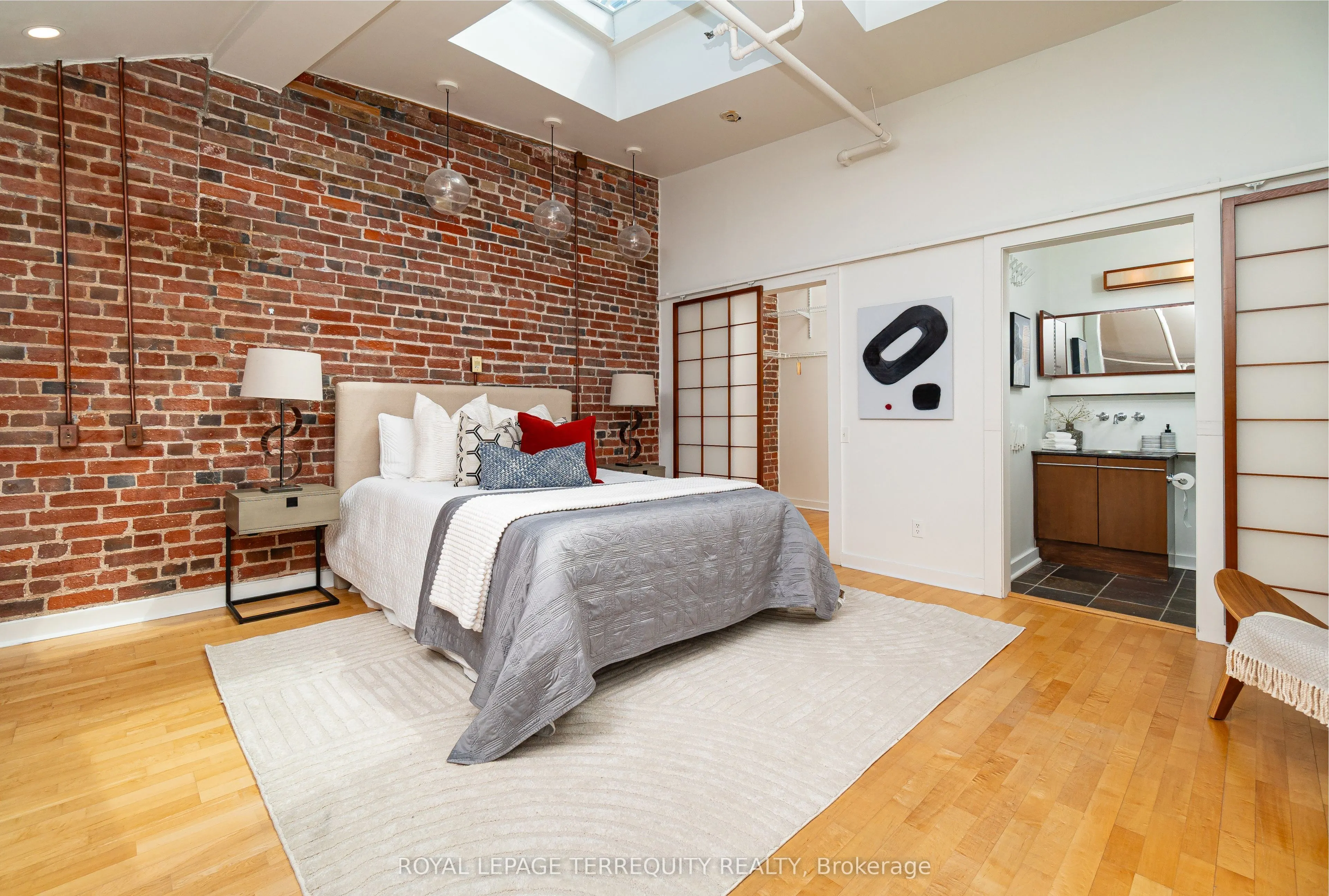 81 Front Street E, #409