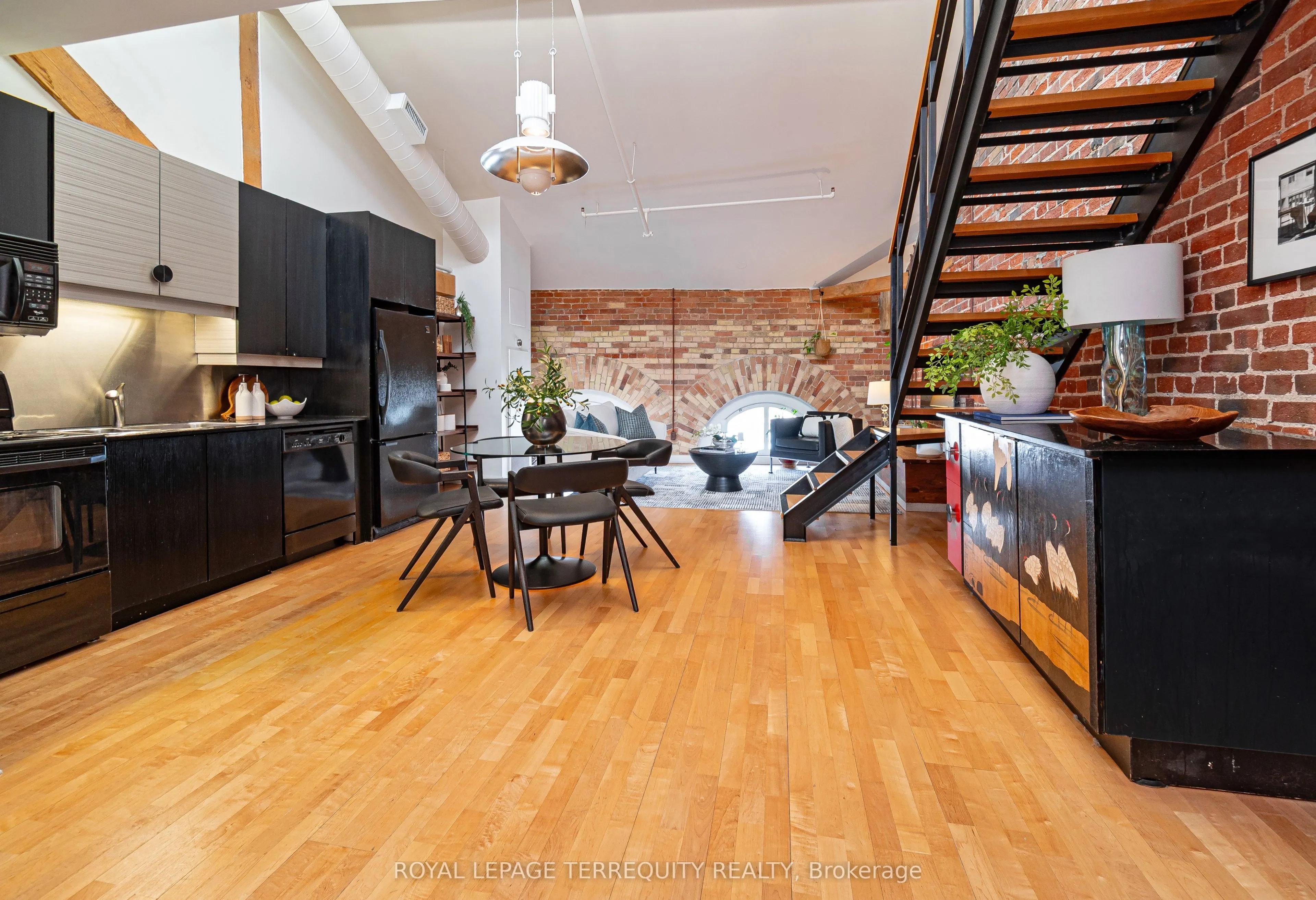 81 Front Street E, #409