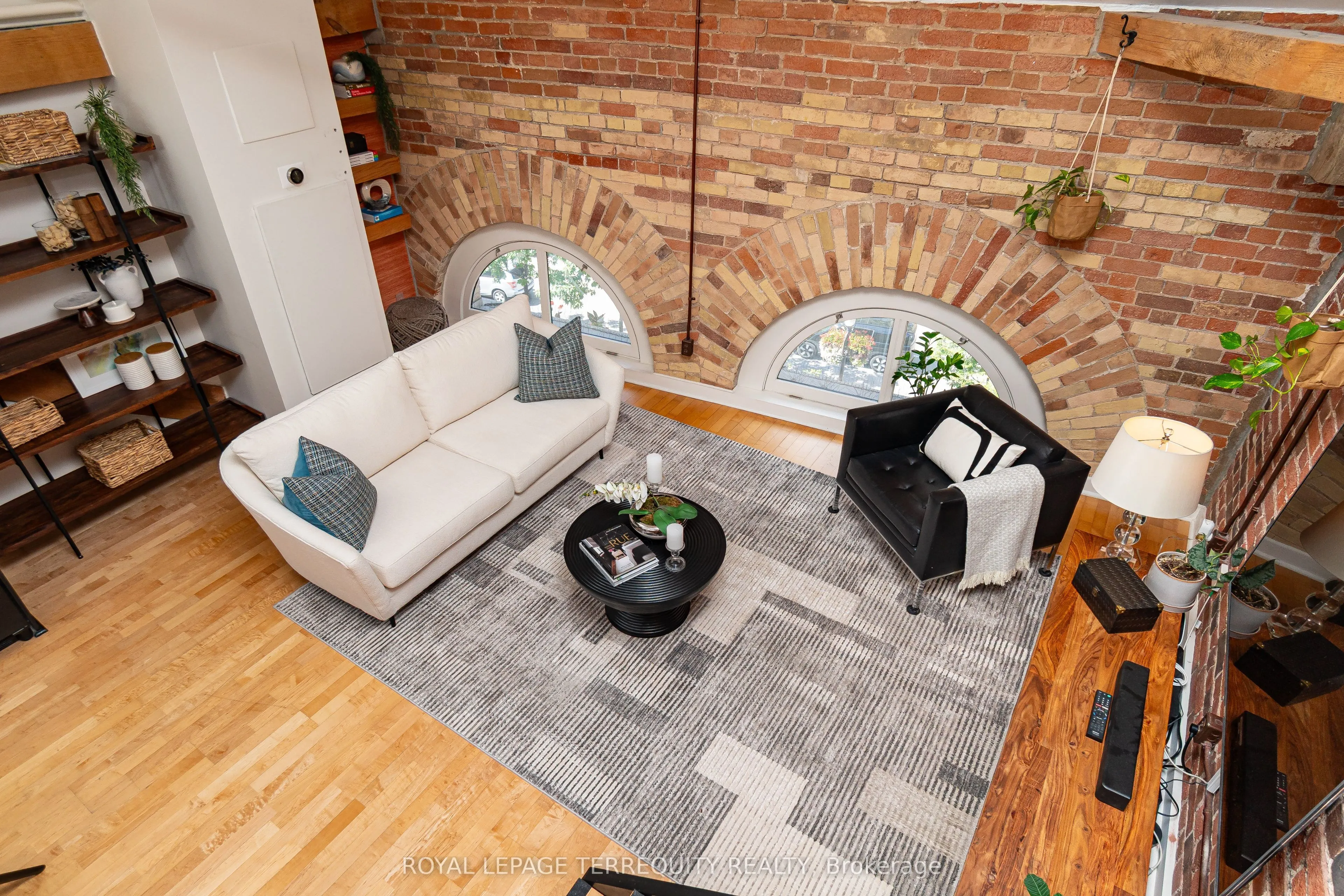 81 Front Street E, #409