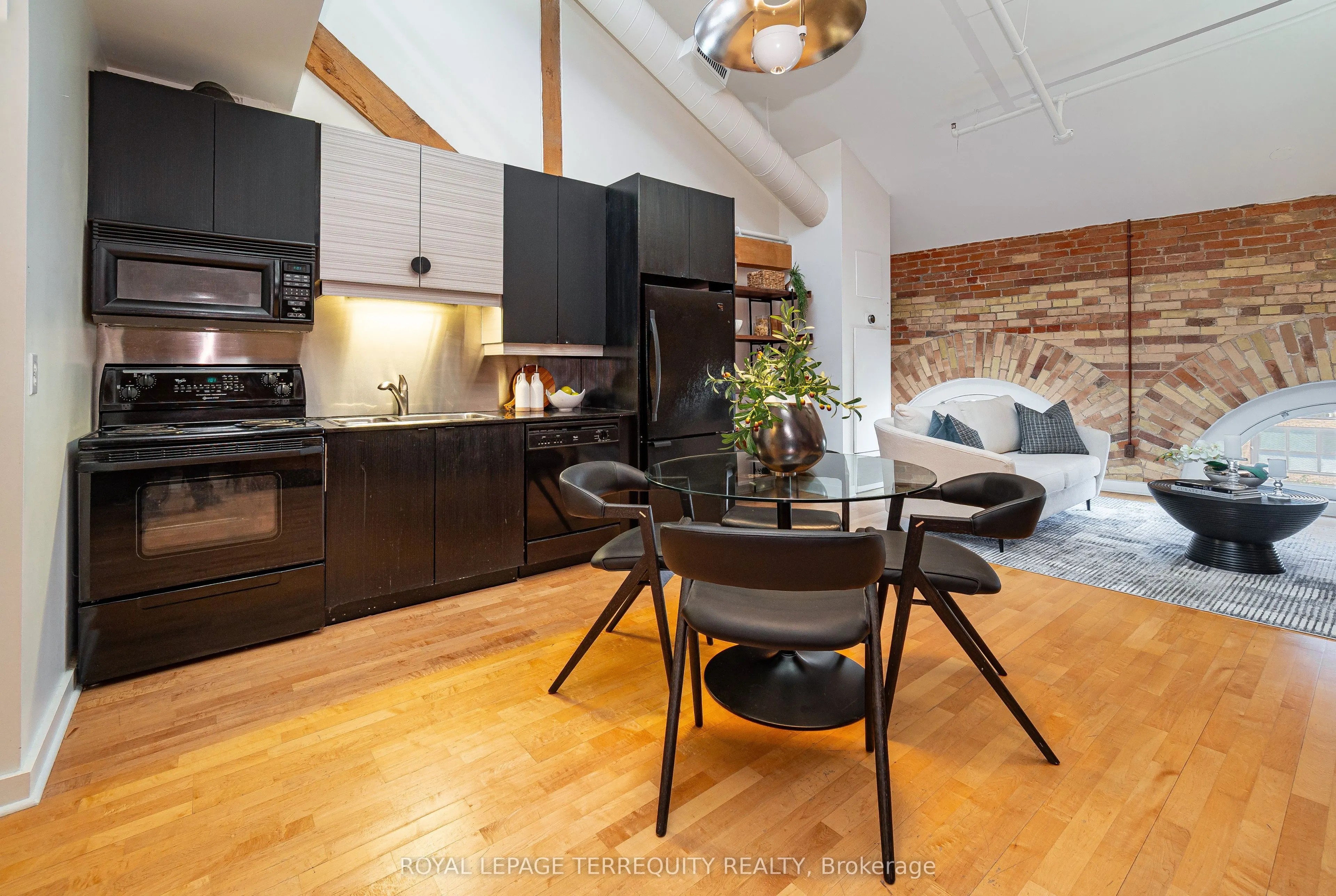 81 Front Street E, #409