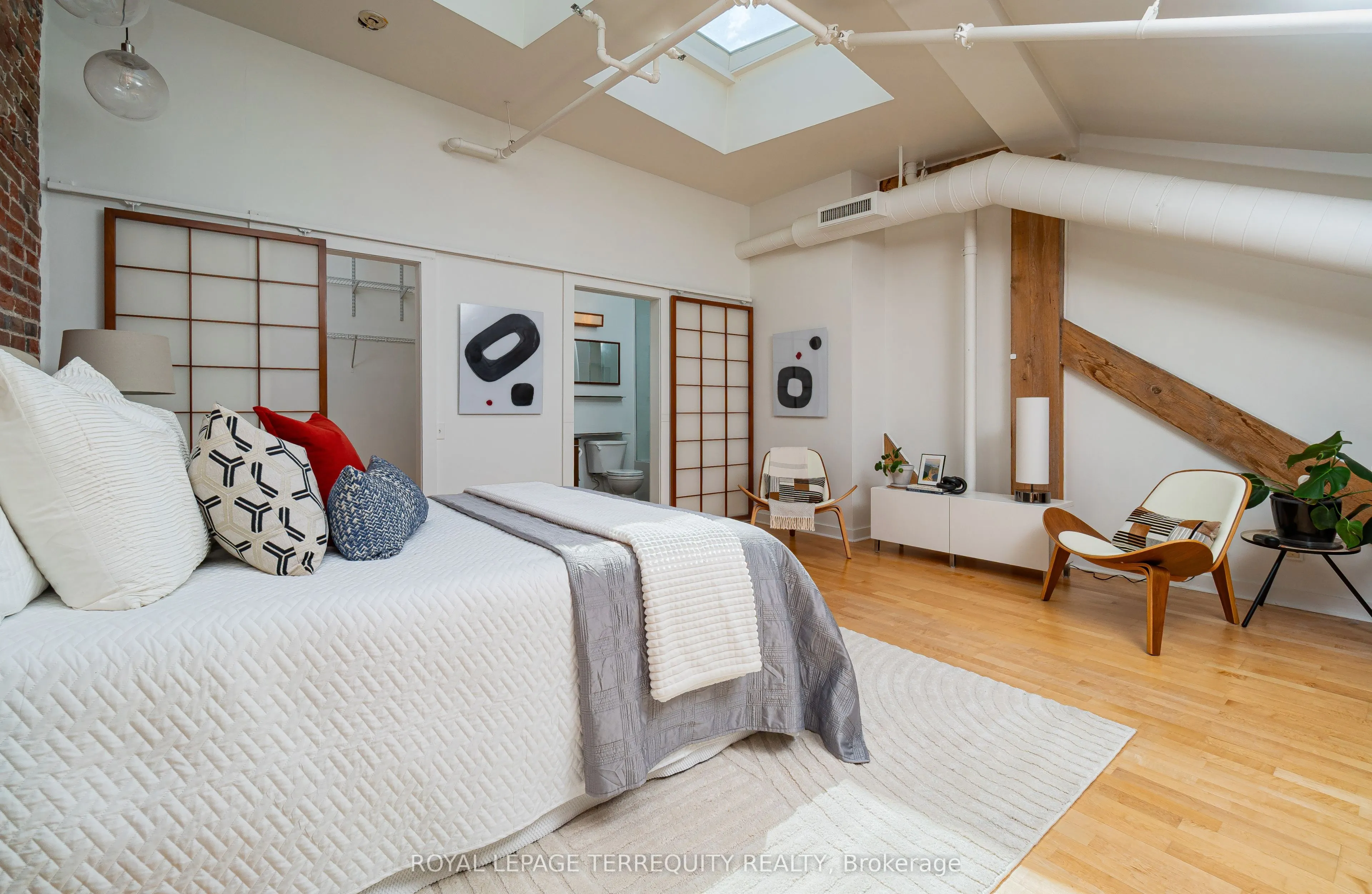 81 Front Street E, #409