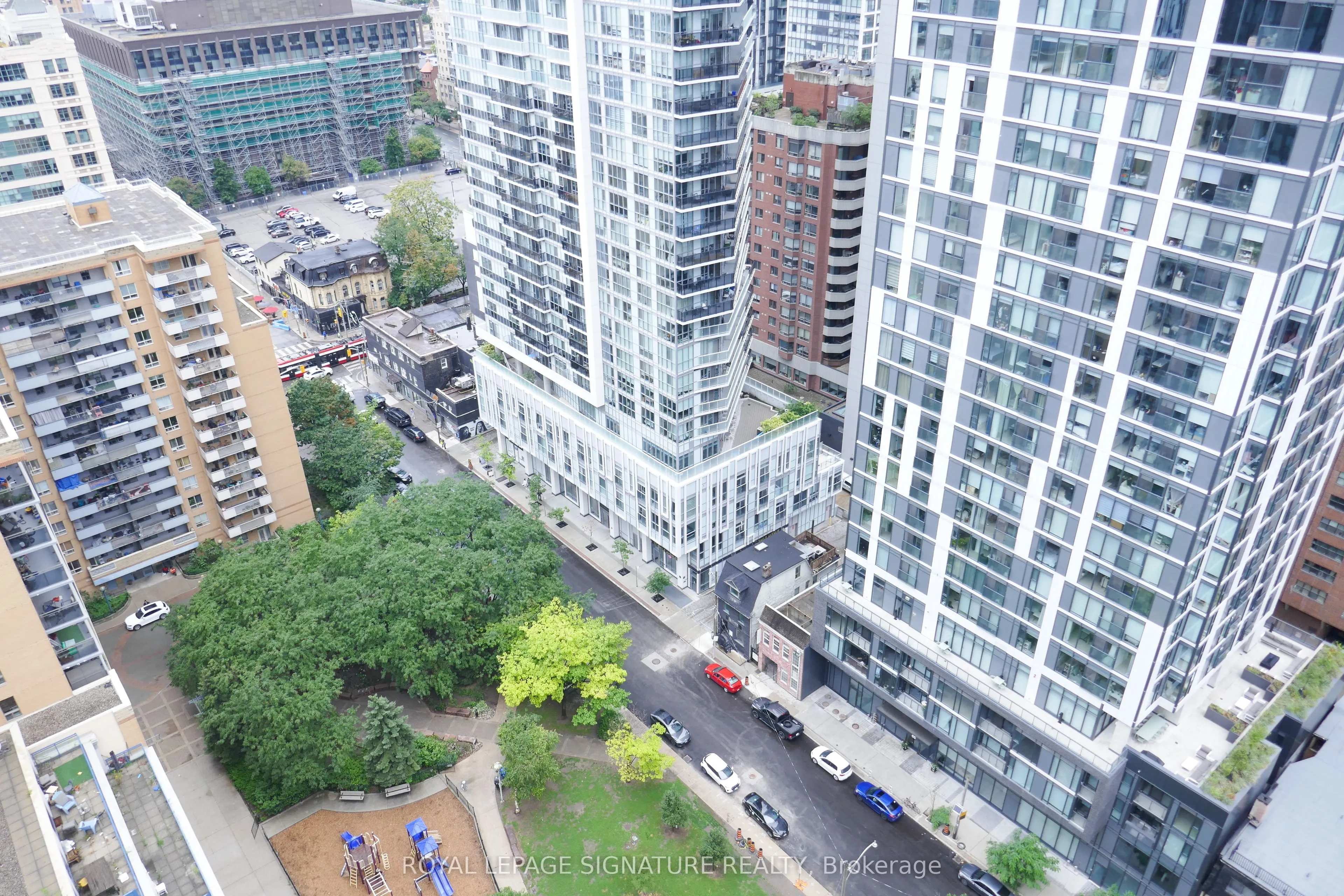 68 Shuter Street, #2710