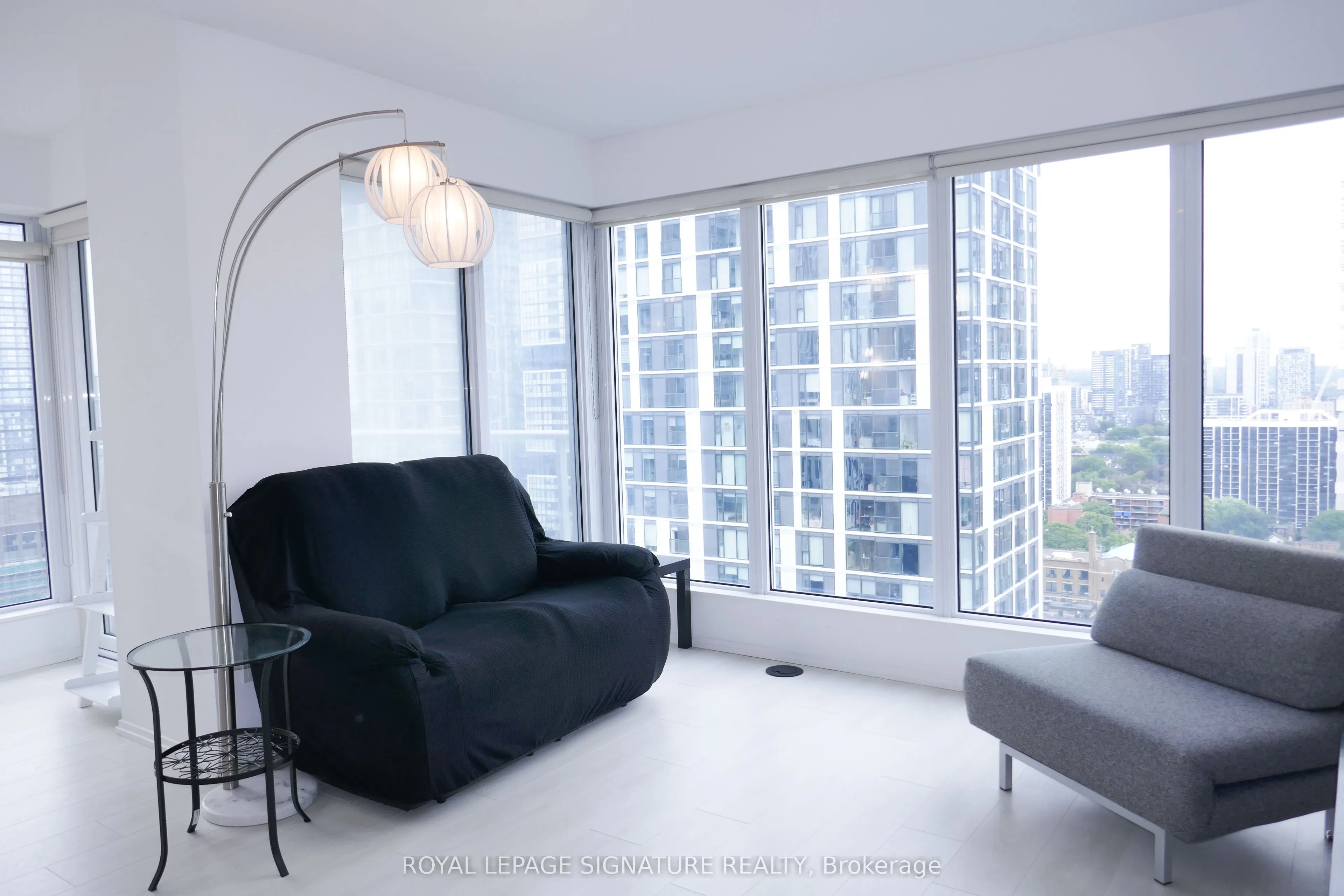 68 Shuter Street, #2710