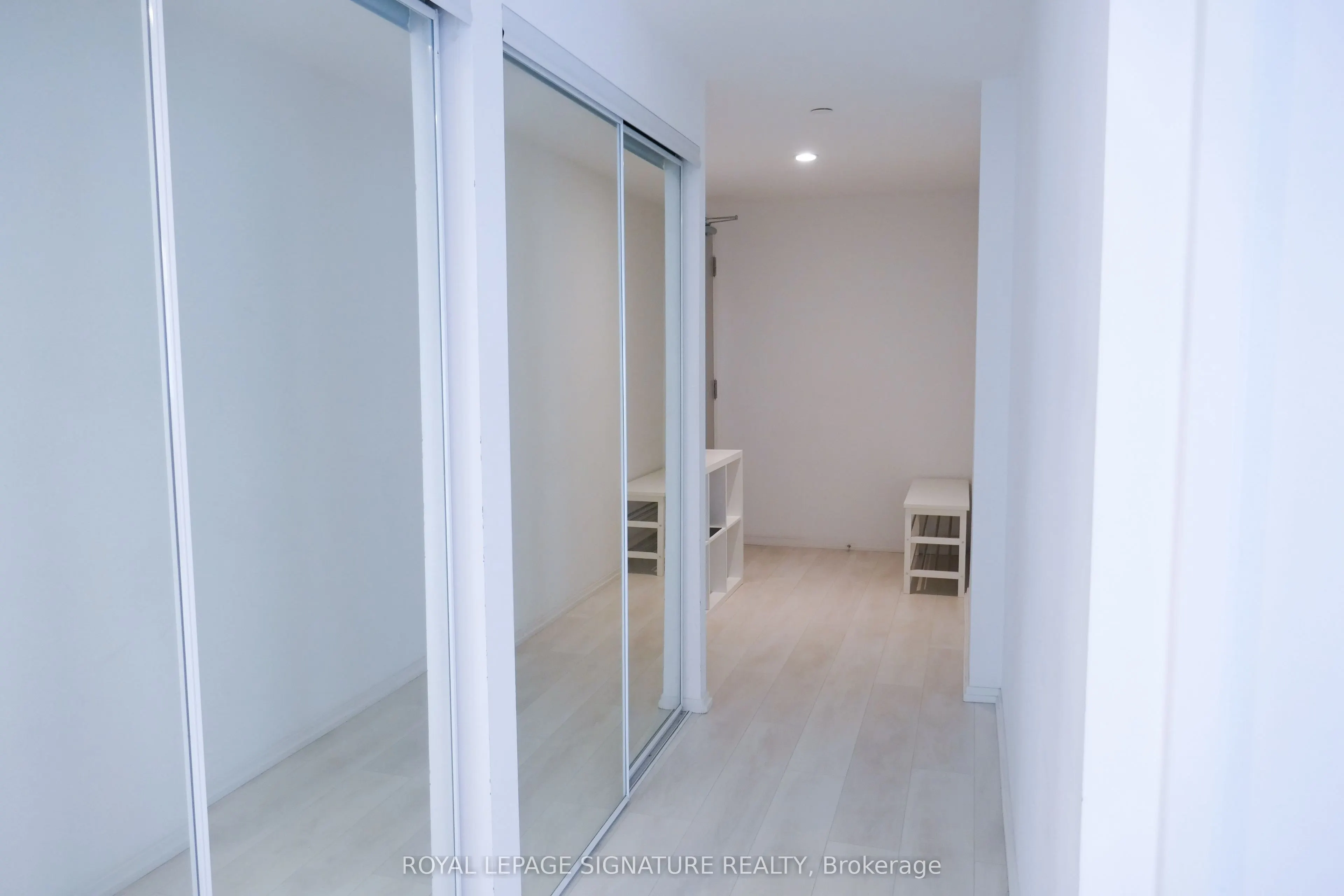 68 Shuter Street, #2710