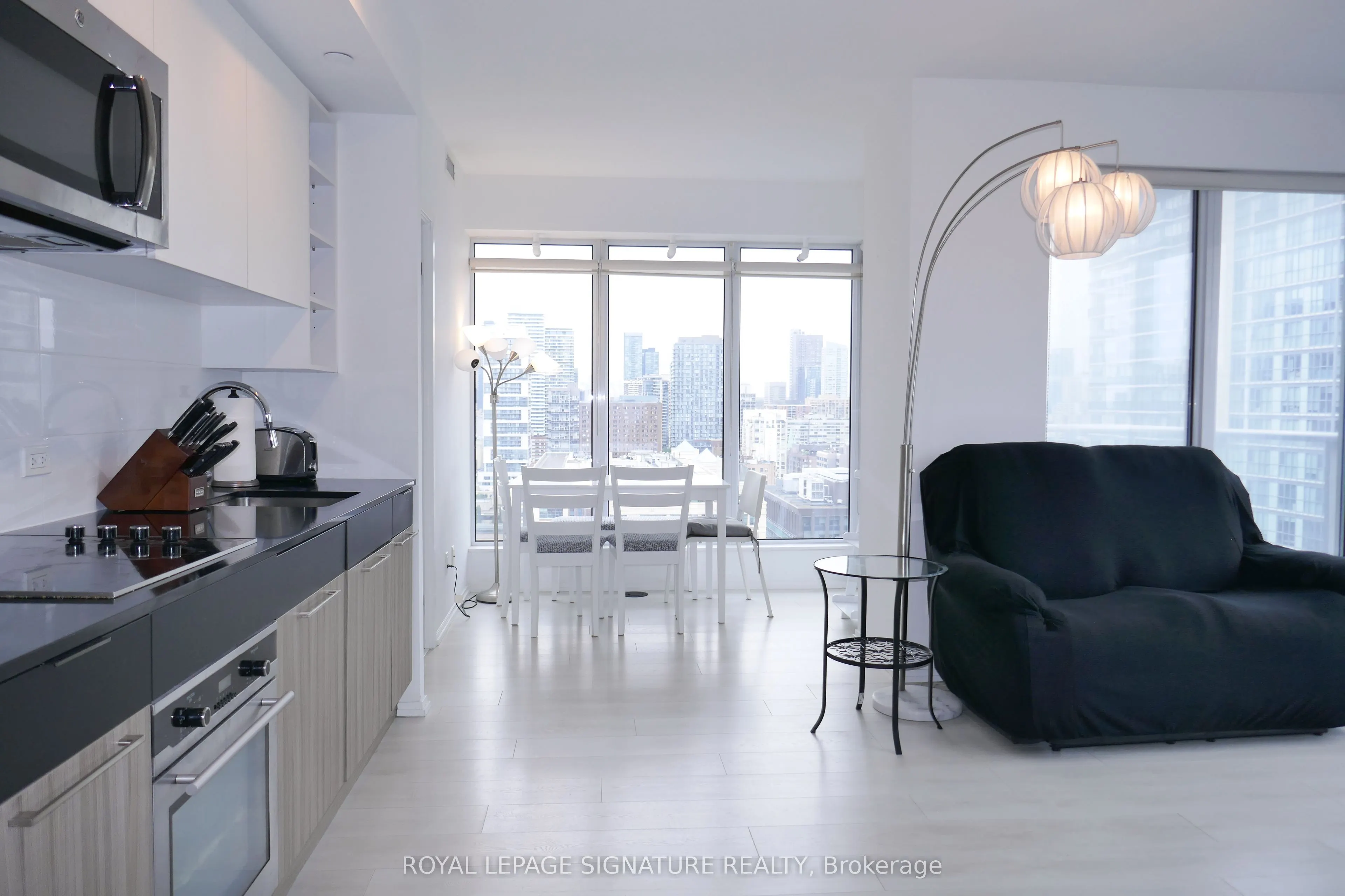 68 Shuter Street, #2710