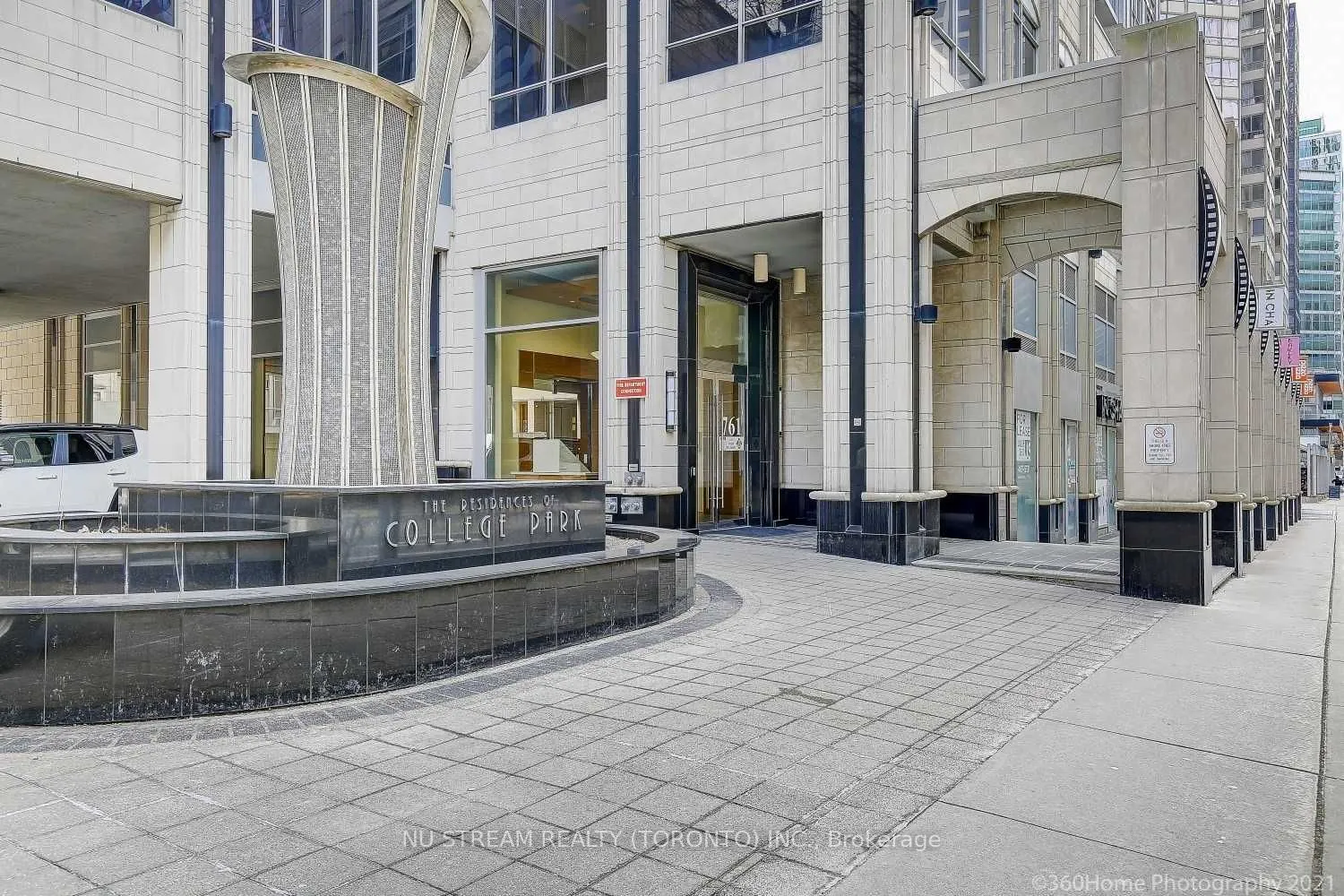 761 Bay Street, #3513