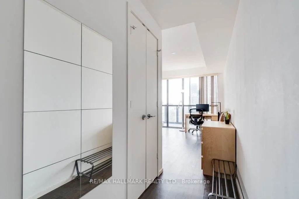 101 Charles Street E, #2505