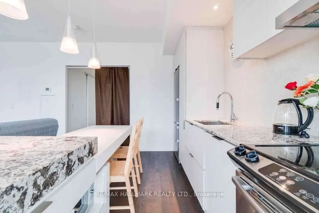 101 Charles Street E, #2505