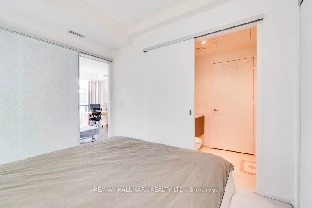 101 Charles Street E, #2505