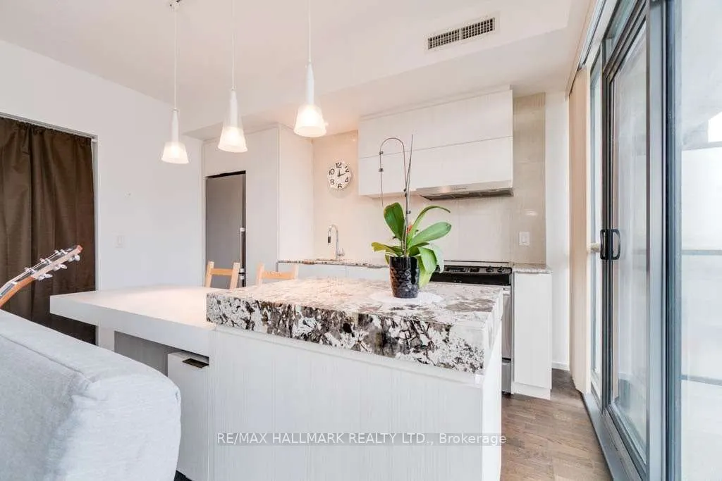 101 Charles Street E, #2505
