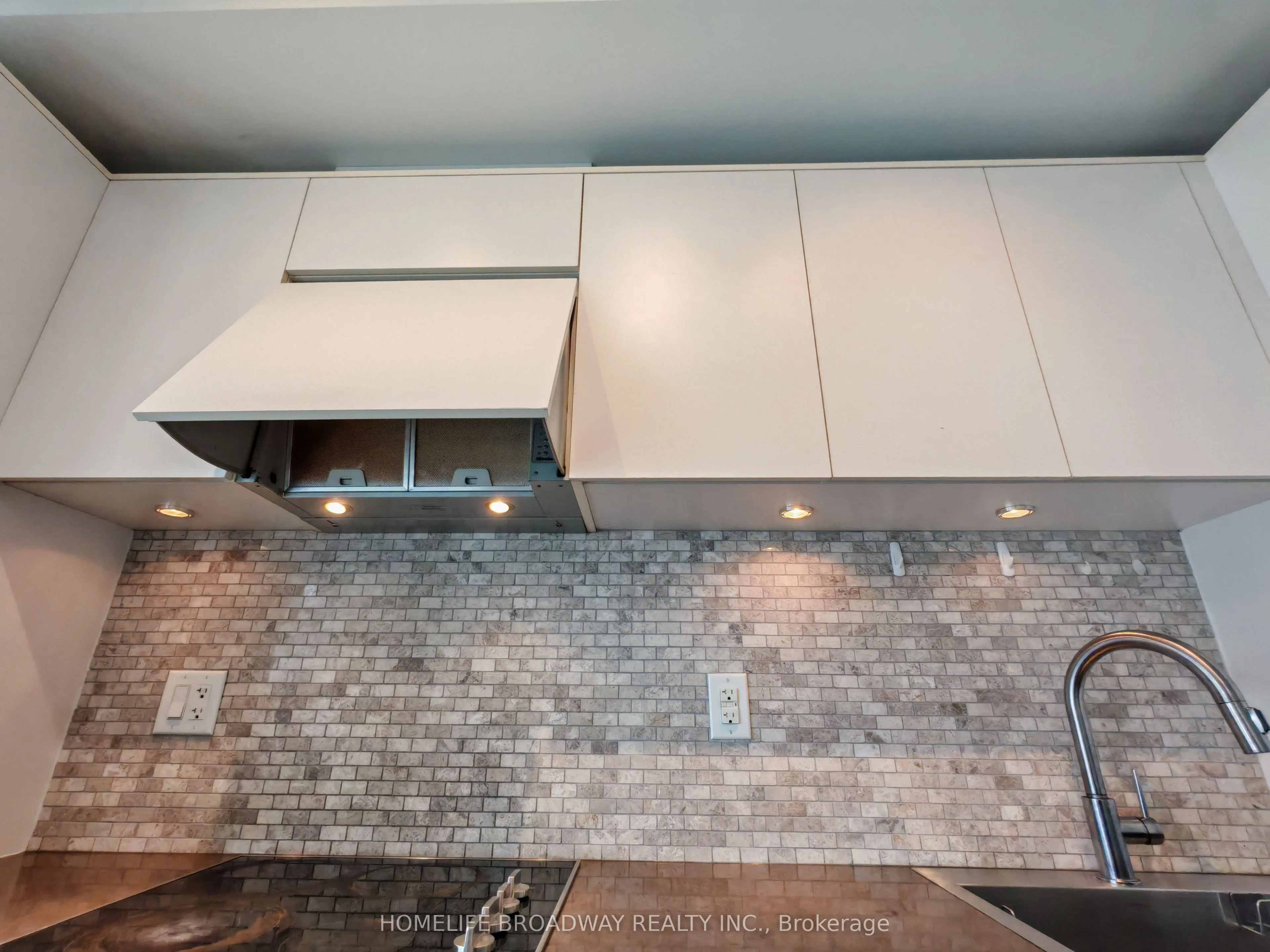 21 Widmer Street, #3403