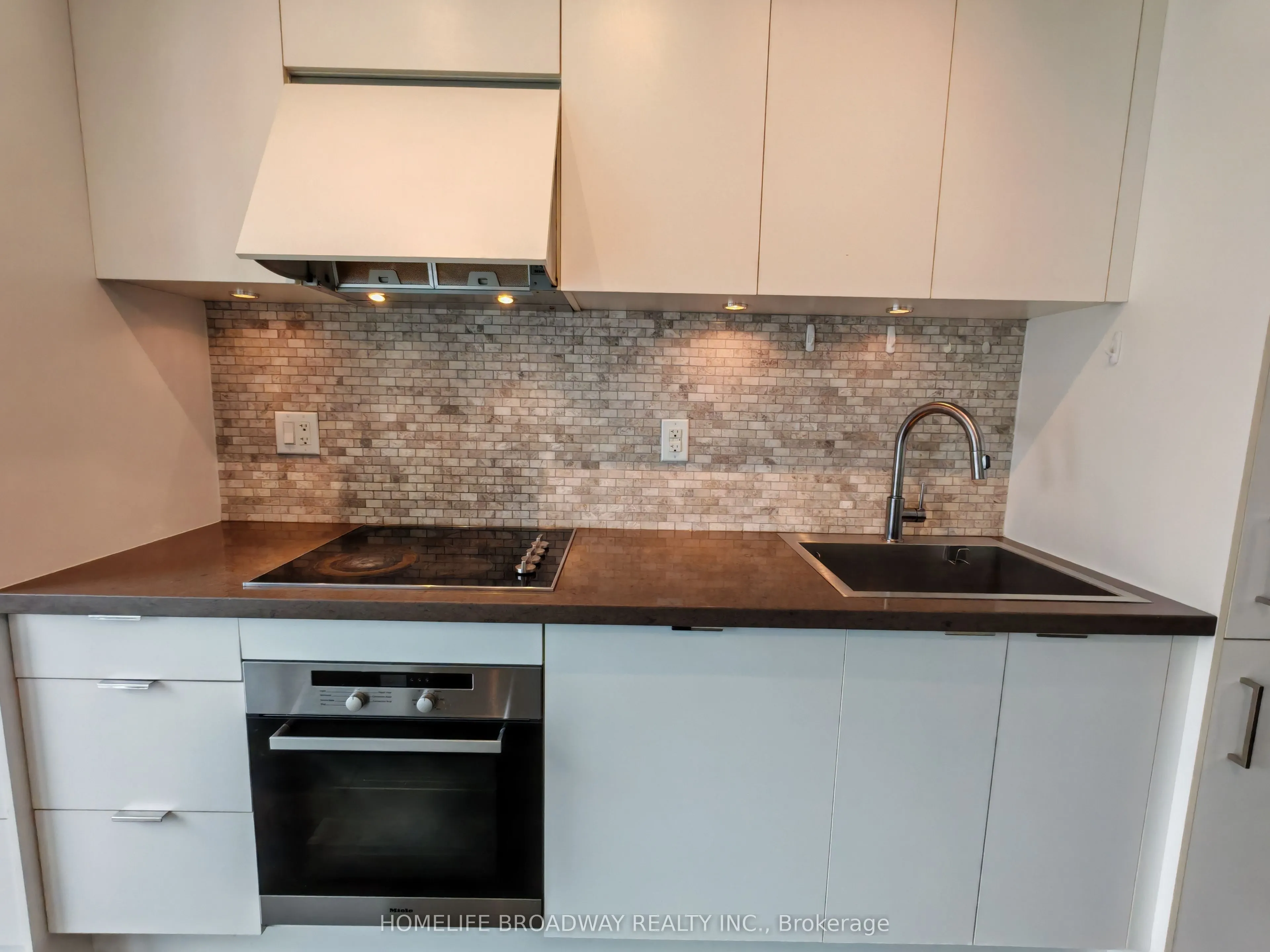 21 Widmer Street, #3403
