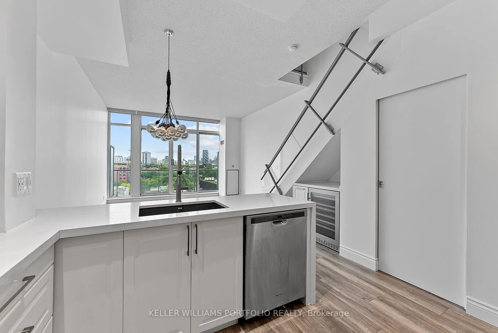 388 Richmond Street W, #918