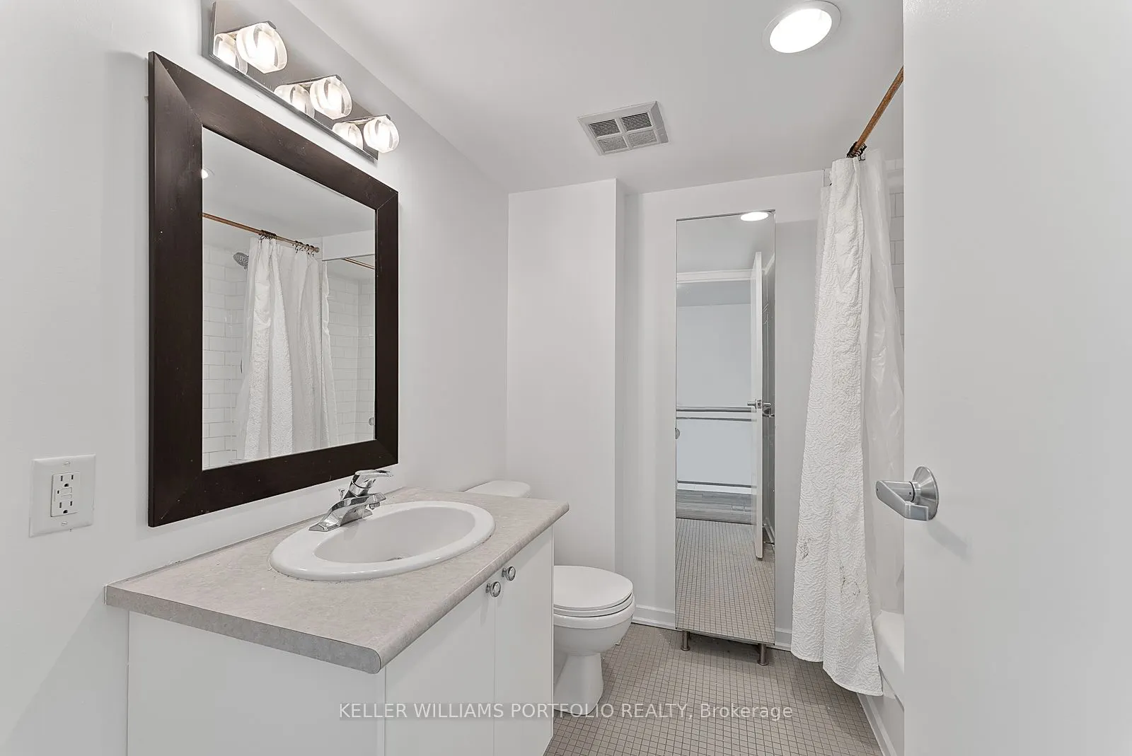 388 Richmond Street W, #918
