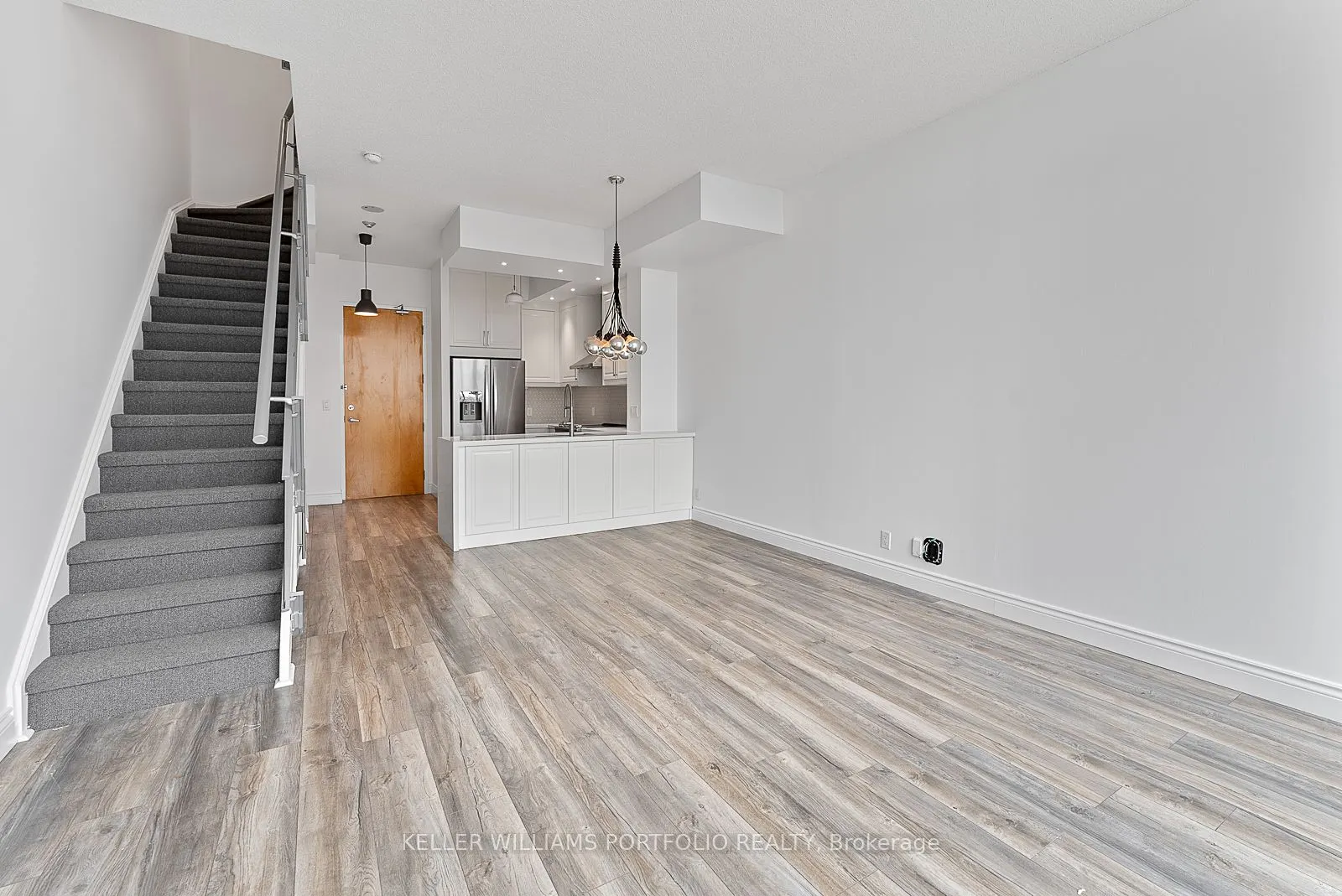 388 Richmond Street W, #918