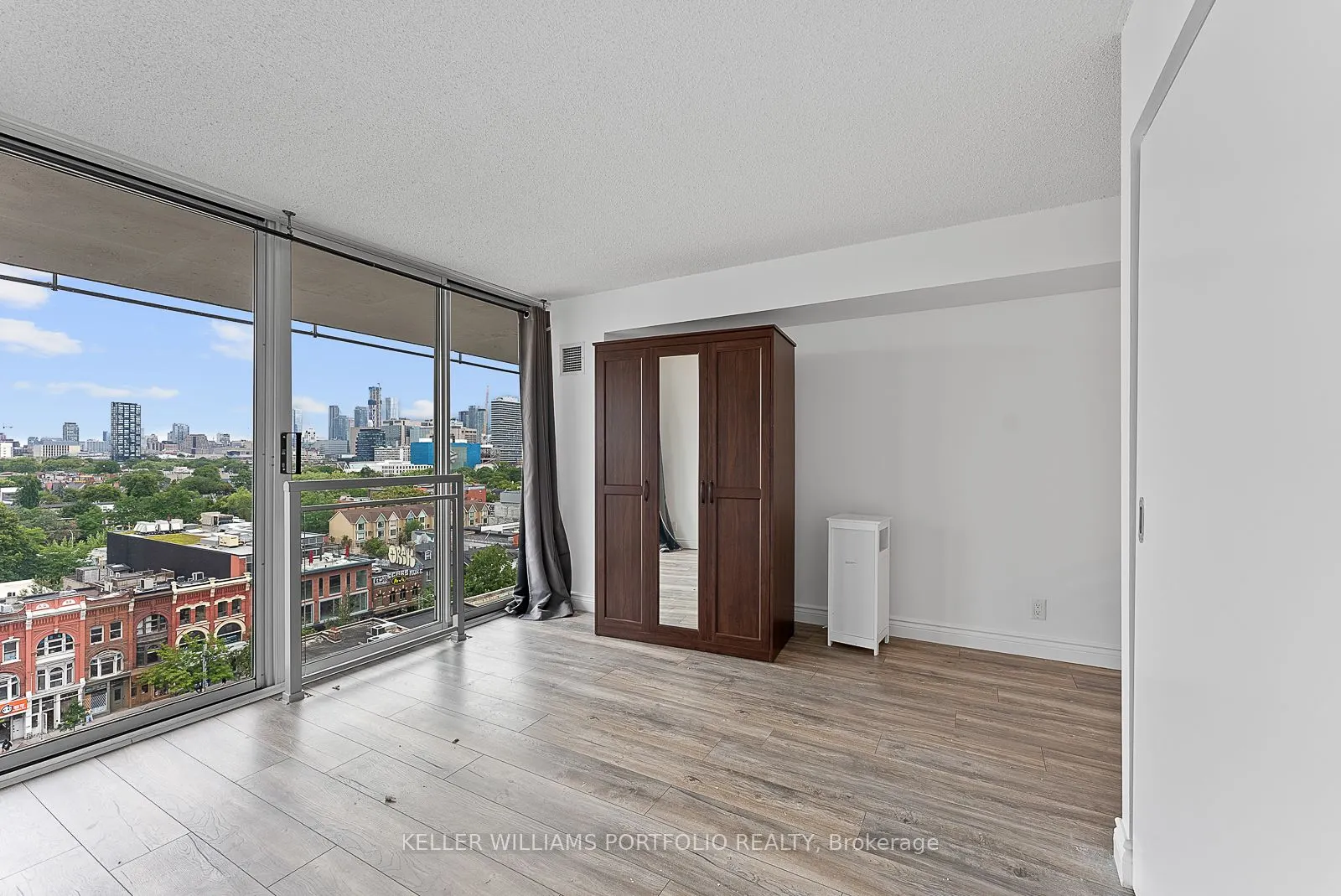 388 Richmond Street W, #918