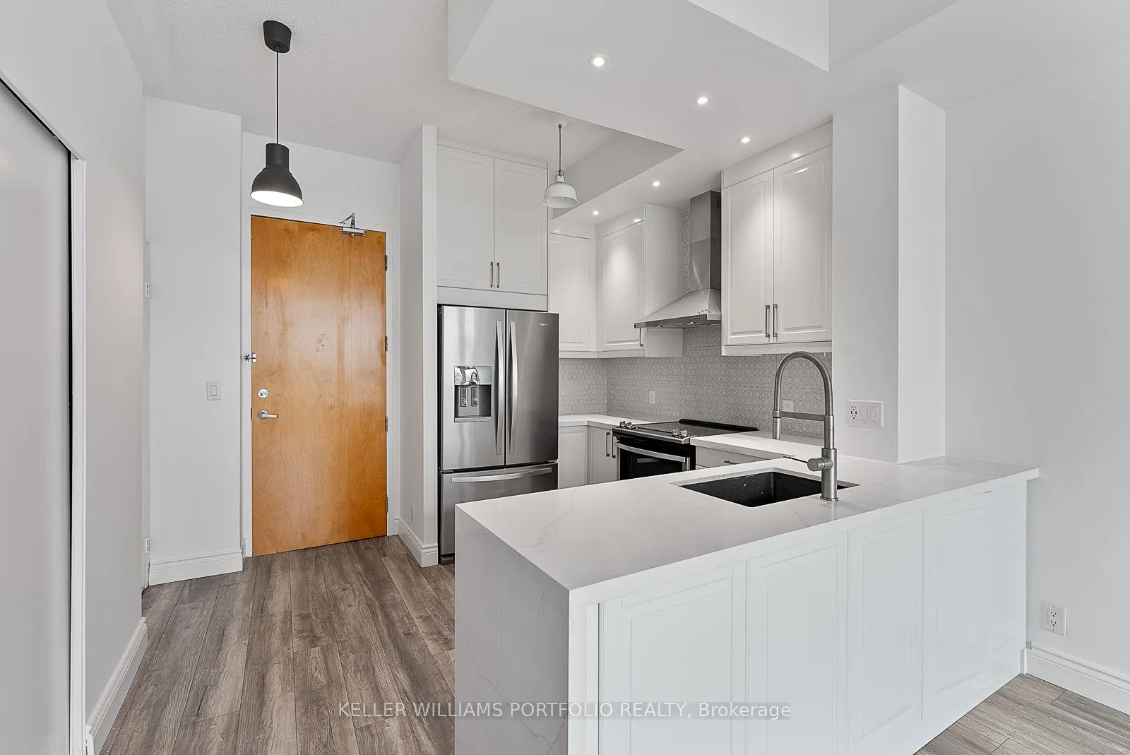388 Richmond Street W, #918