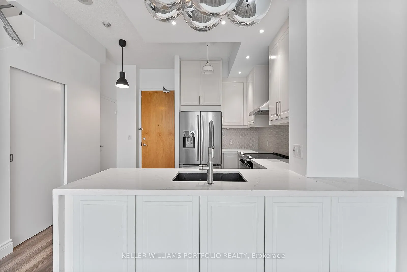 388 Richmond Street W, #918