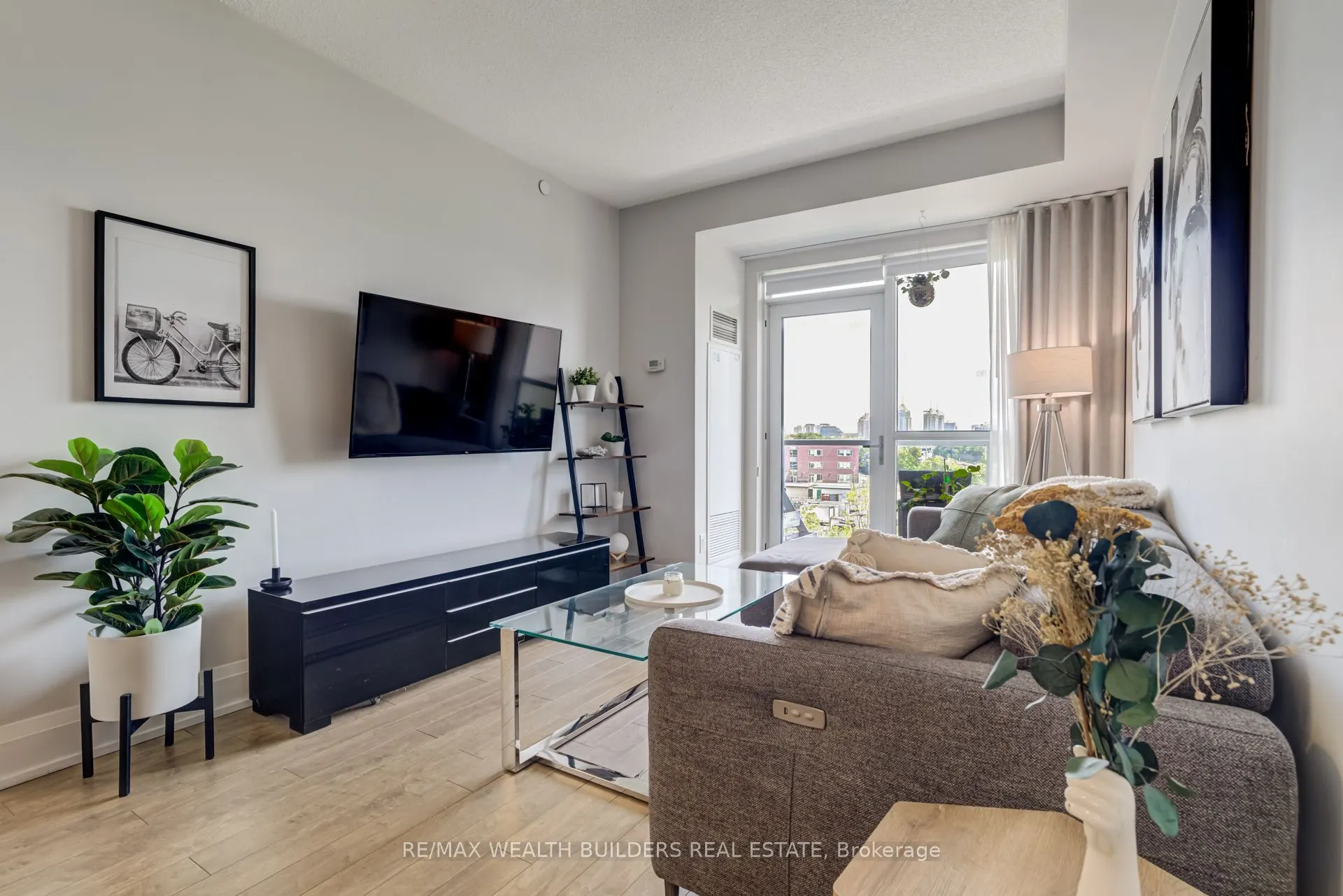120 Harrison Garden Boulevard, #418