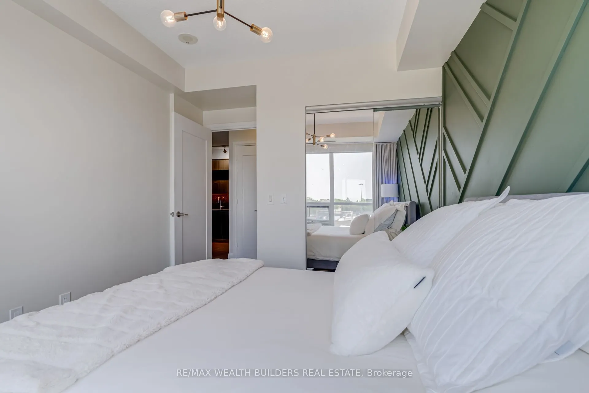 120 Harrison Garden Boulevard, #418