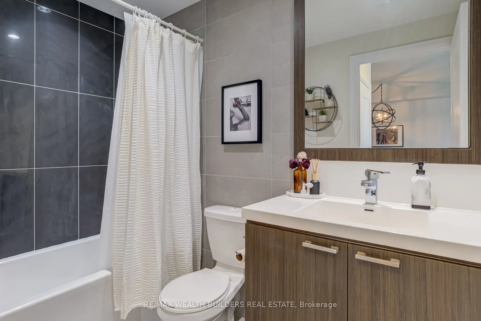 120 Harrison Garden Boulevard, #418