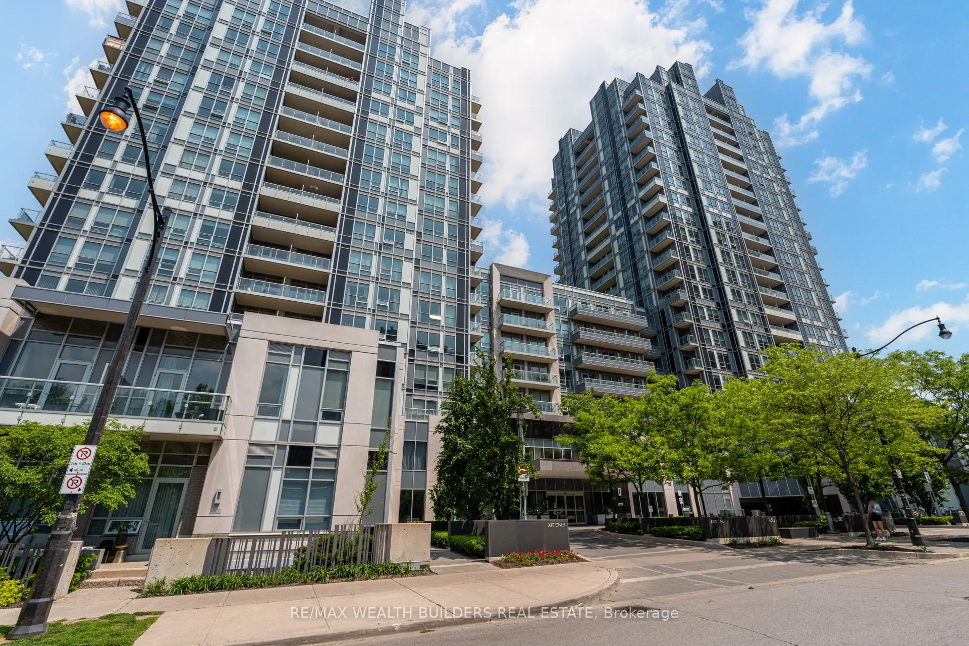 120 Harrison Garden Boulevard, #418