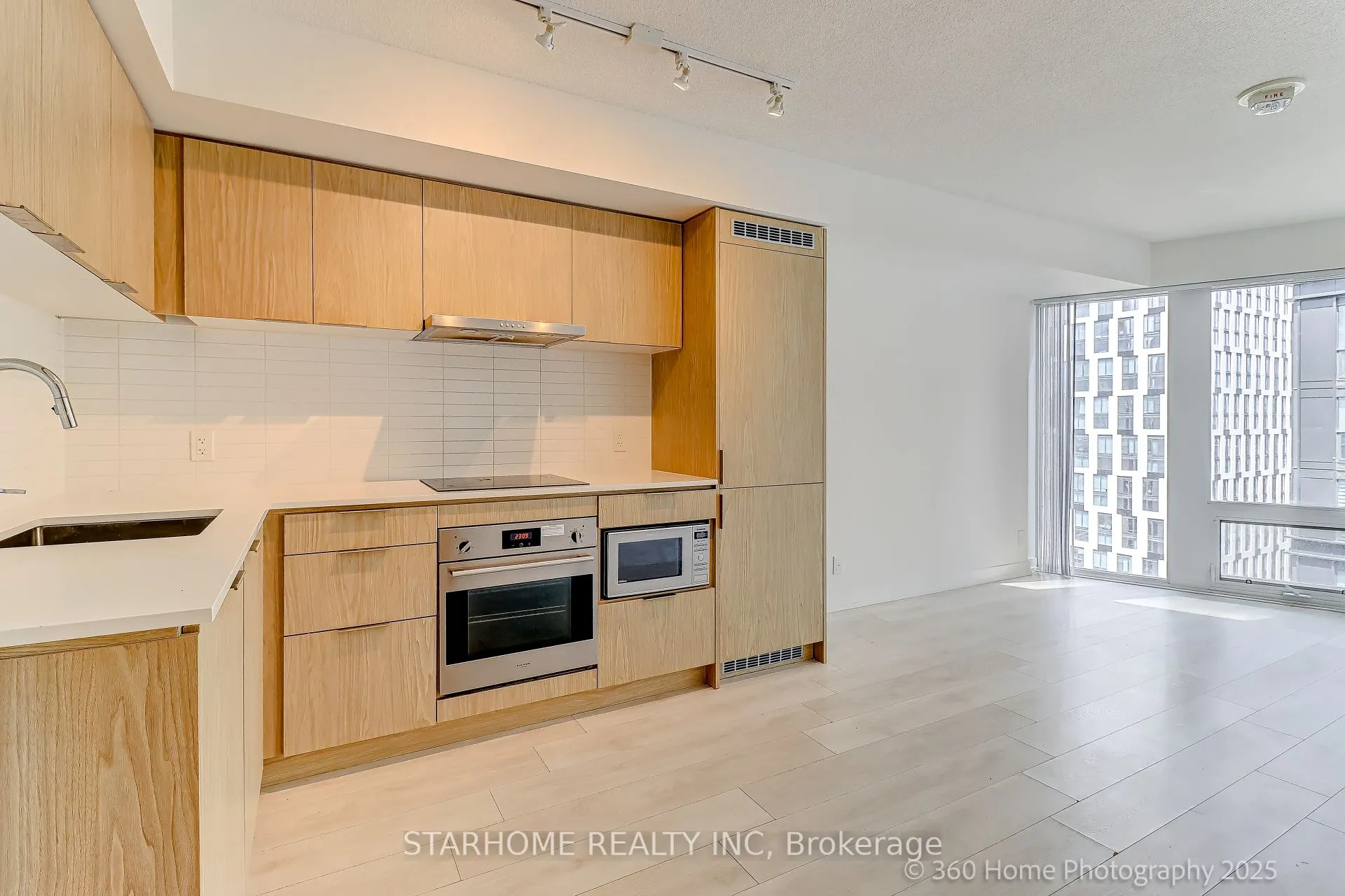 60 Shuter Street, #2609