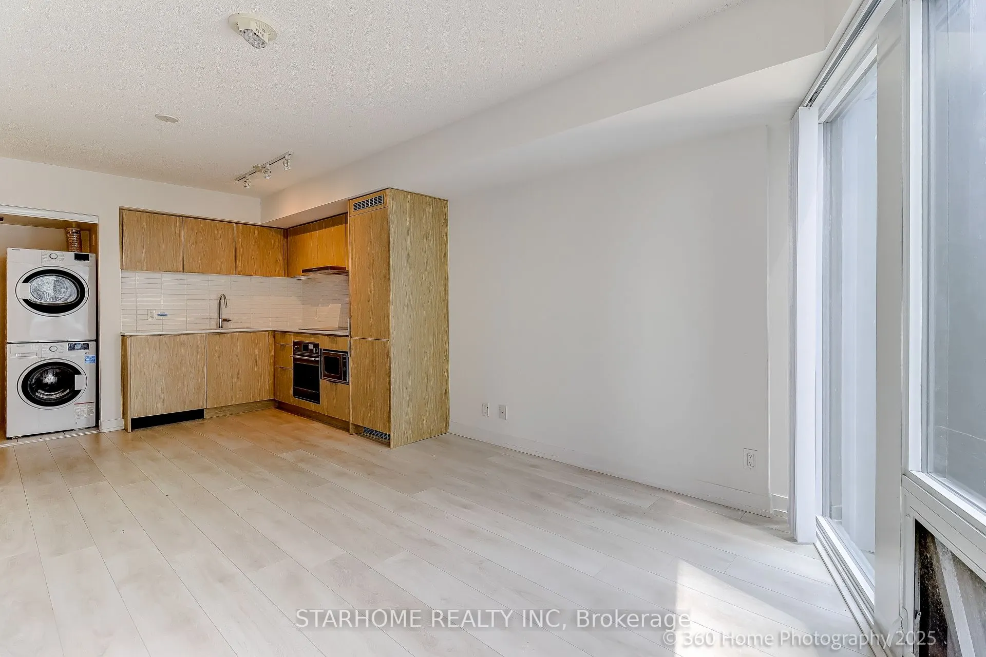 60 Shuter Street, #2609