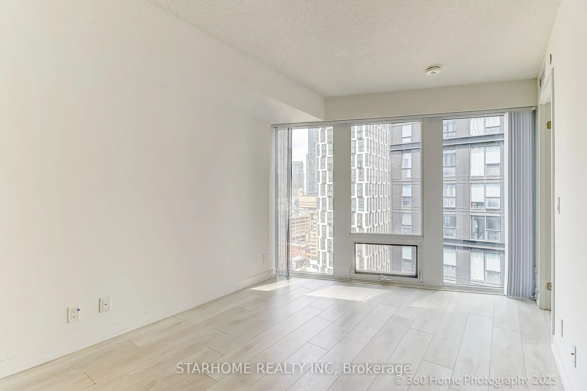 60 Shuter Street, #2609