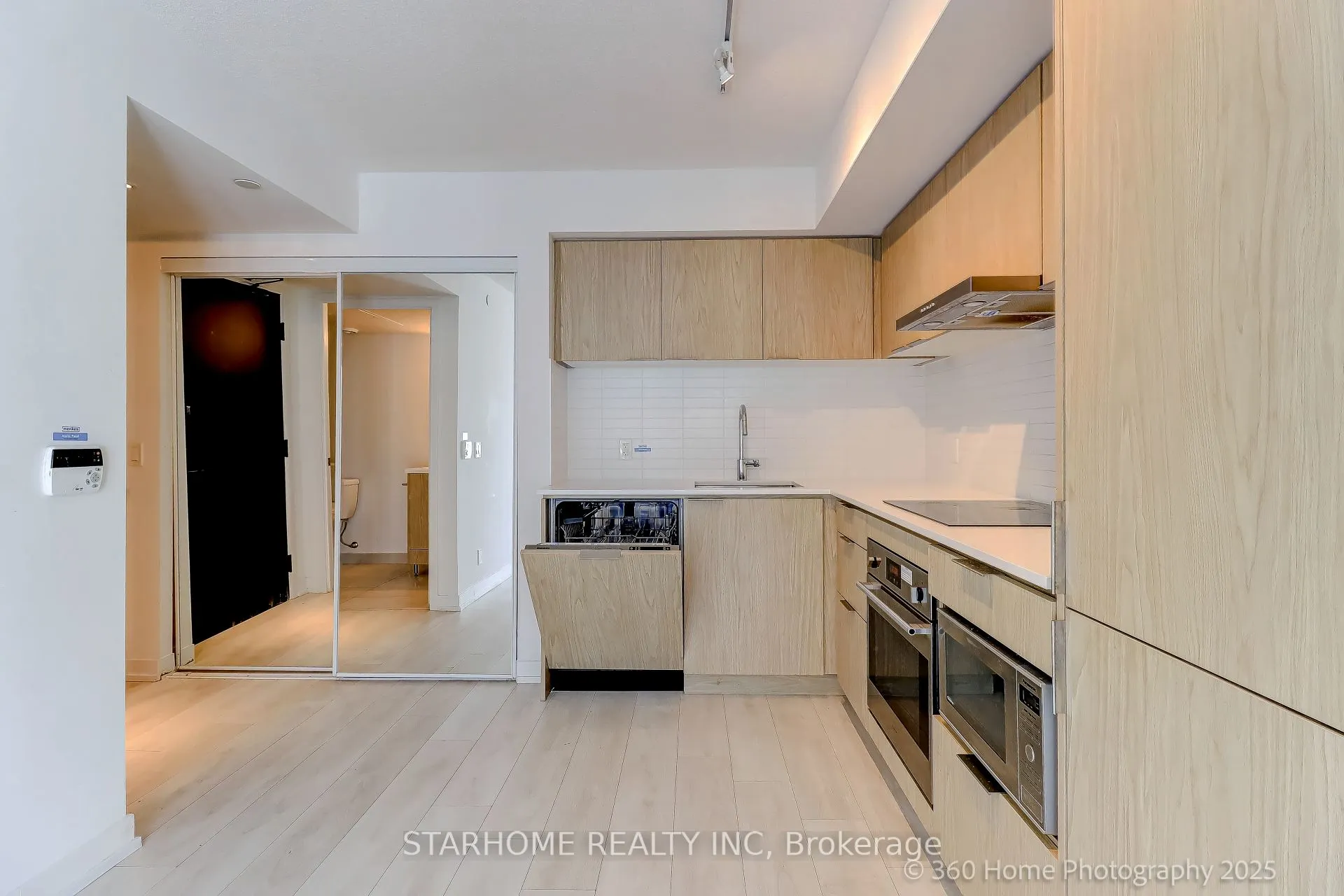 60 Shuter Street, #2609