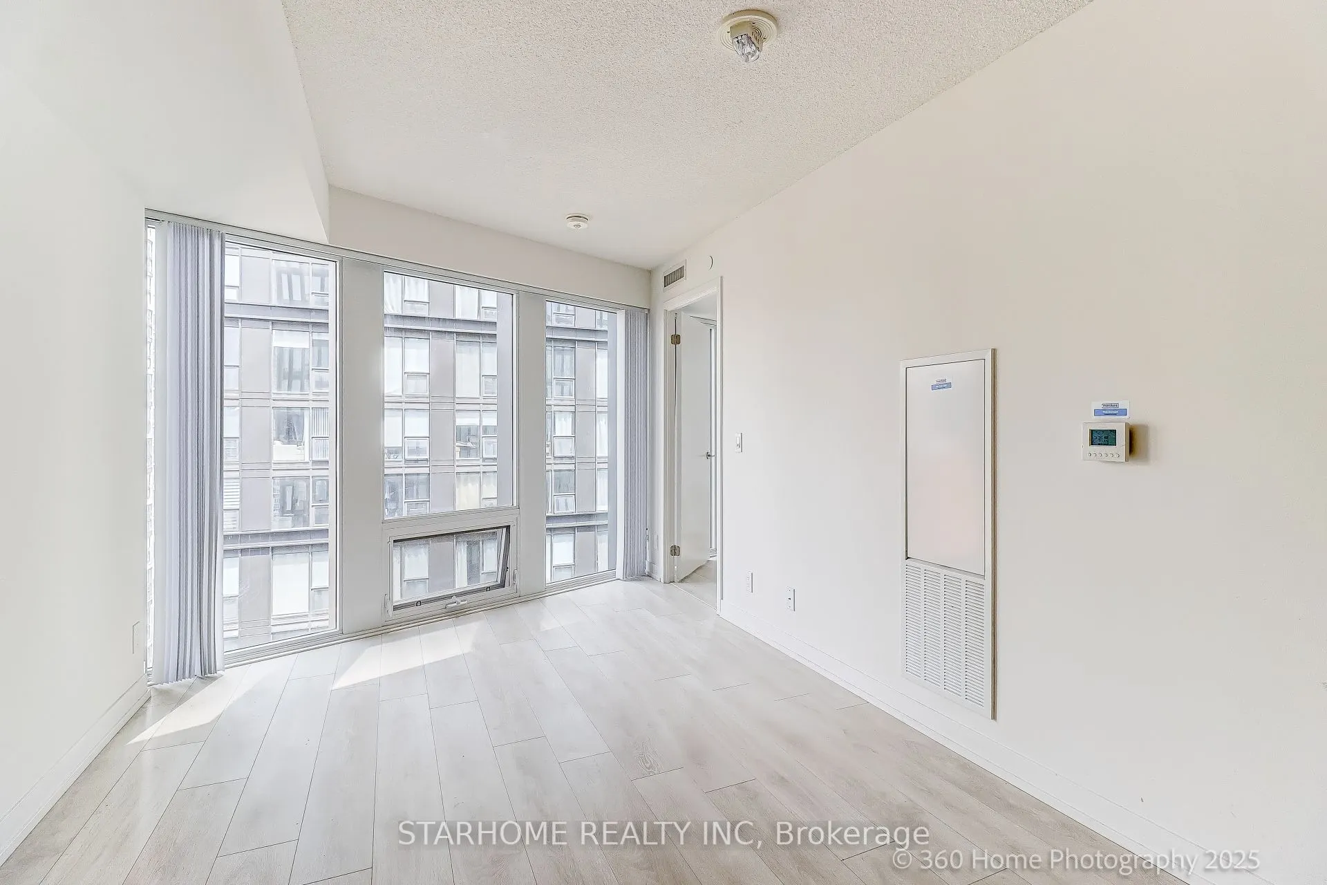 60 Shuter Street, #2609