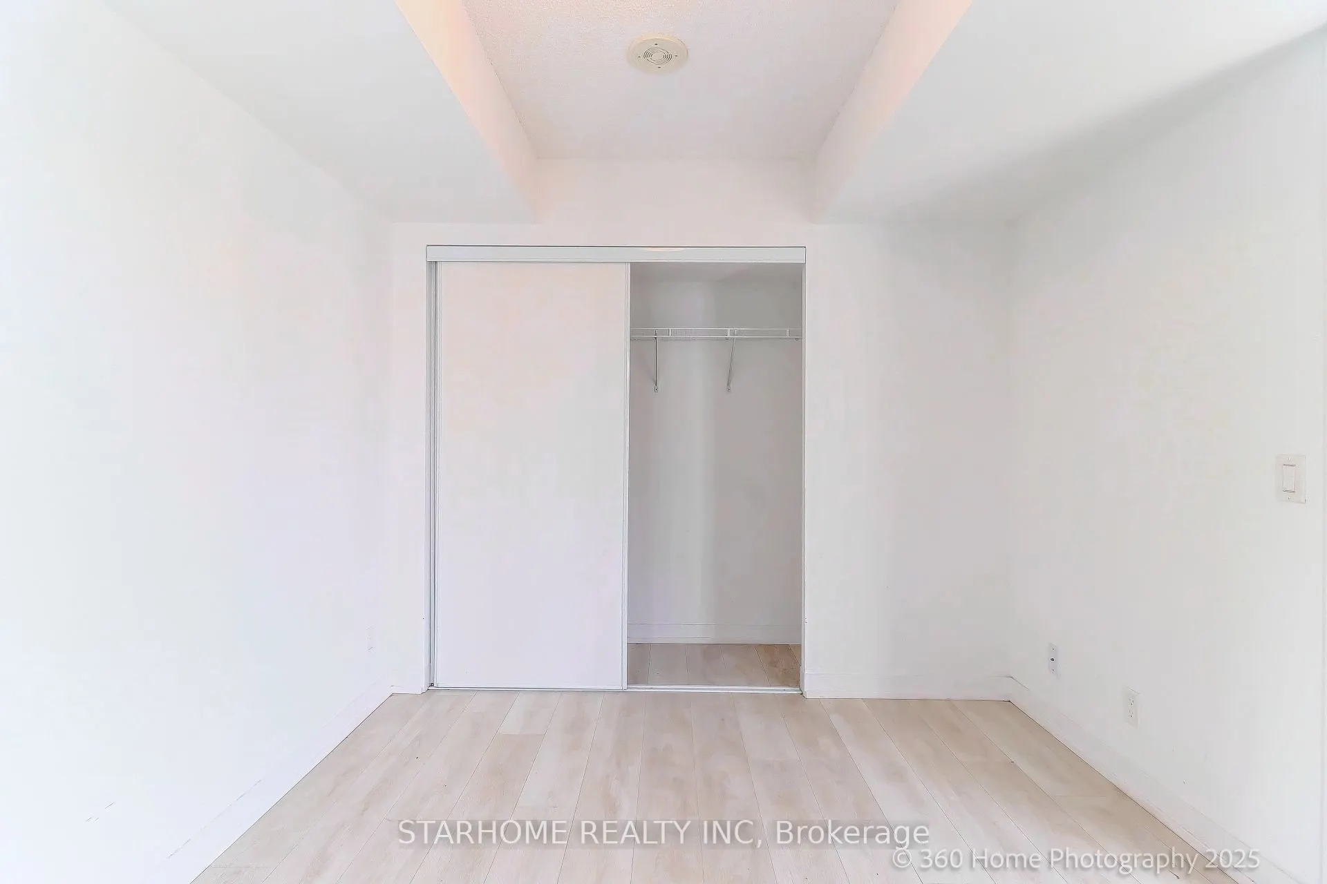 60 Shuter Street, #2609