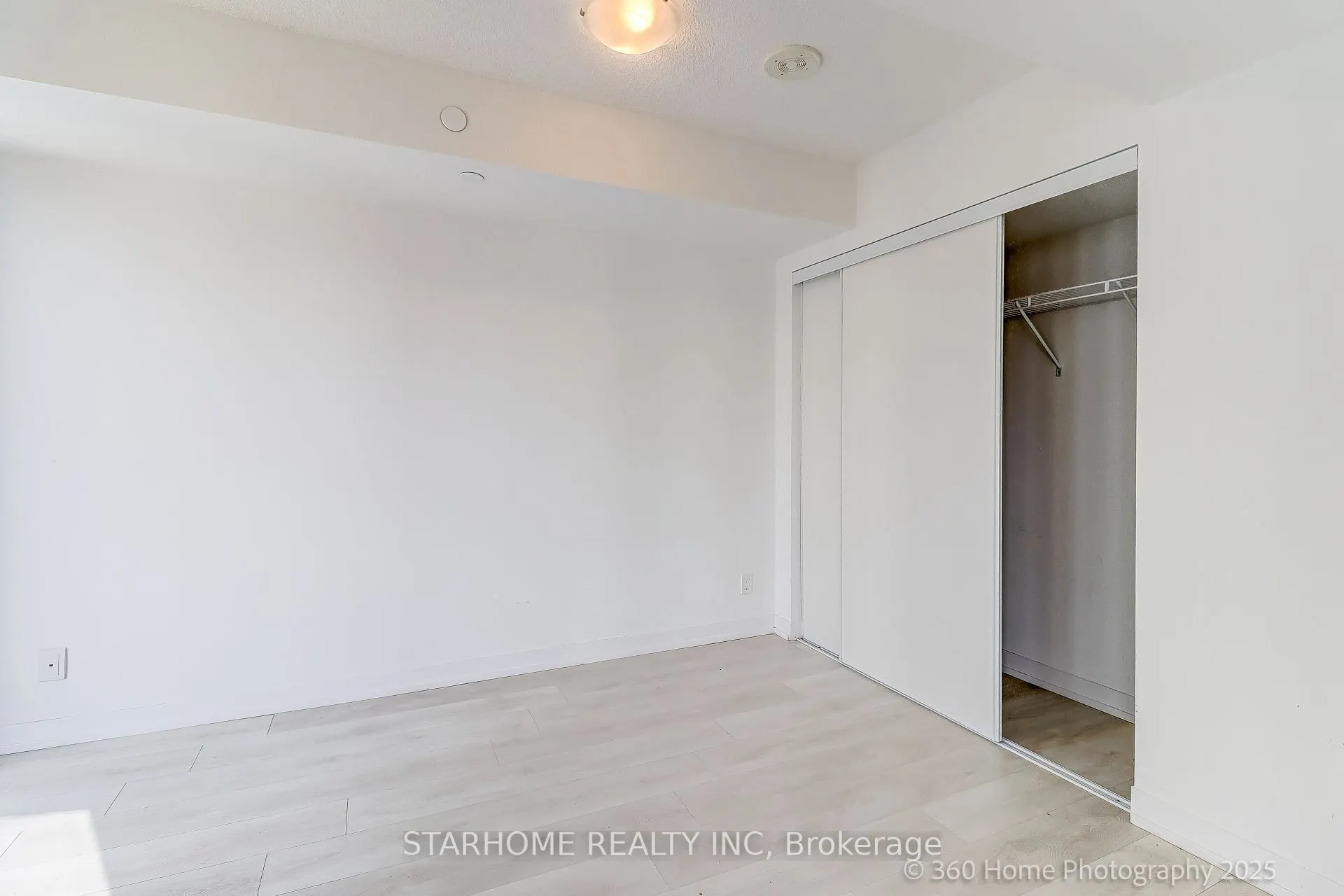 60 Shuter Street, #2609
