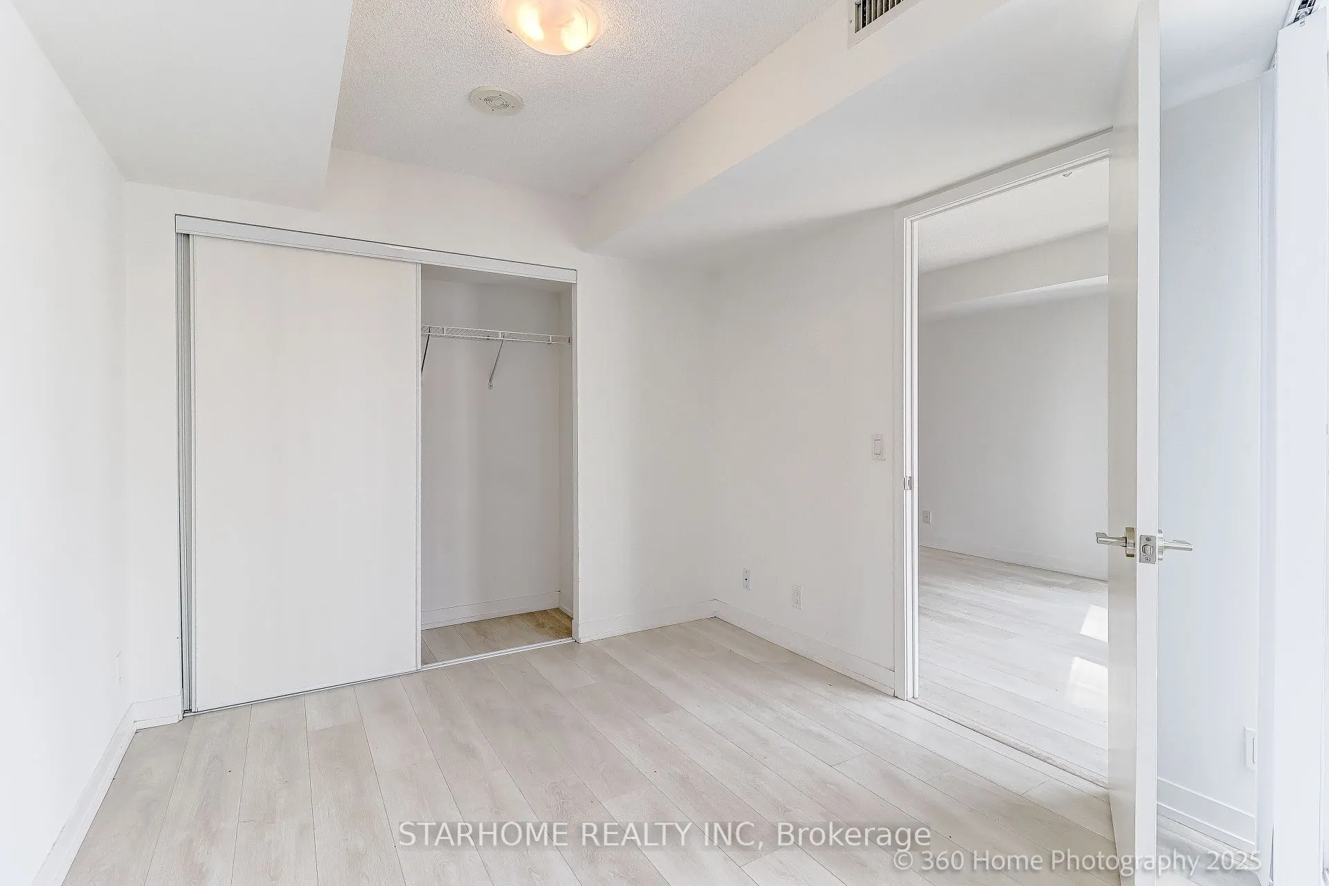 60 Shuter Street, #2609