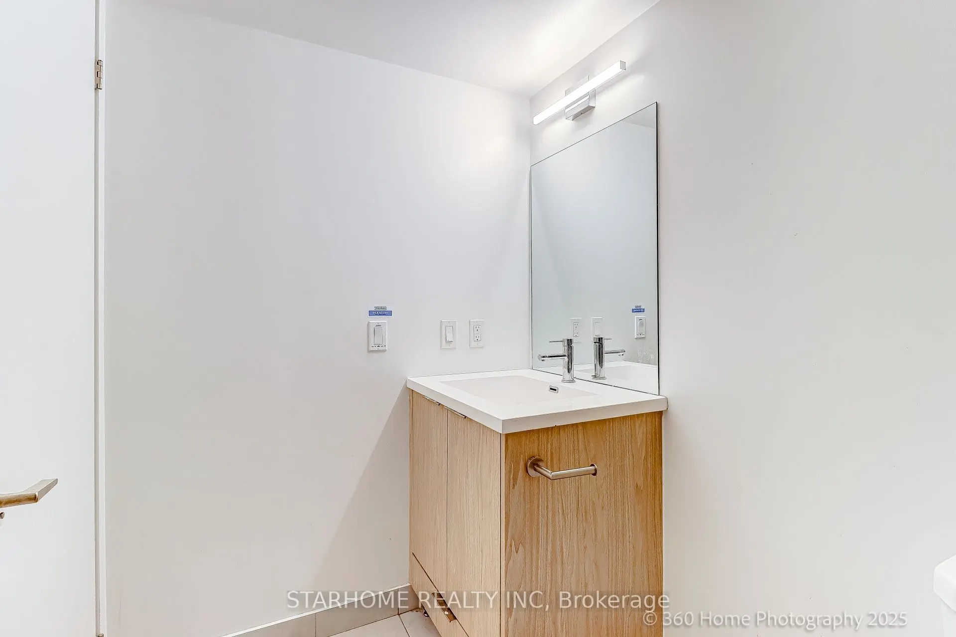 60 Shuter Street, #2609