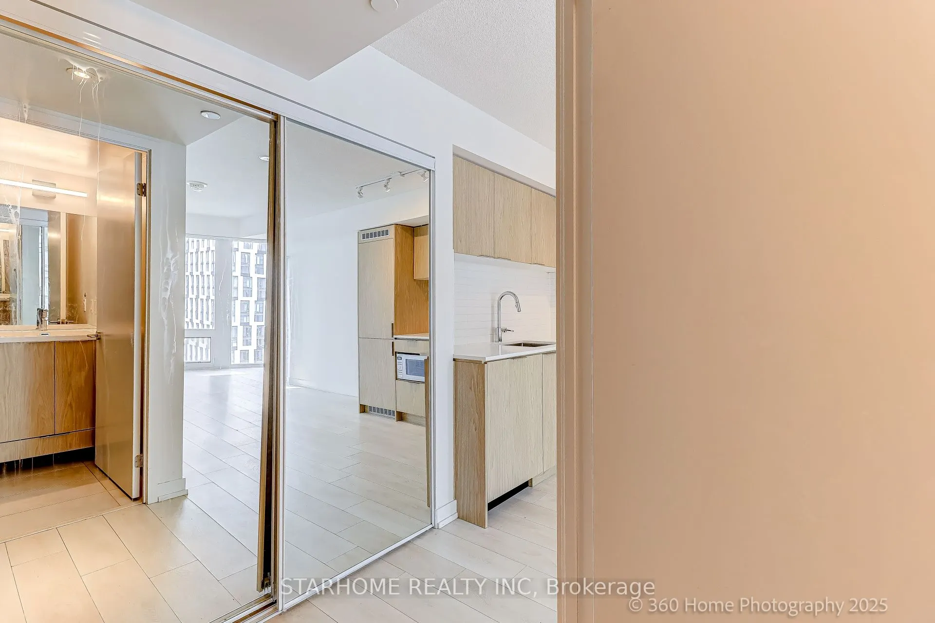 60 Shuter Street, #2609