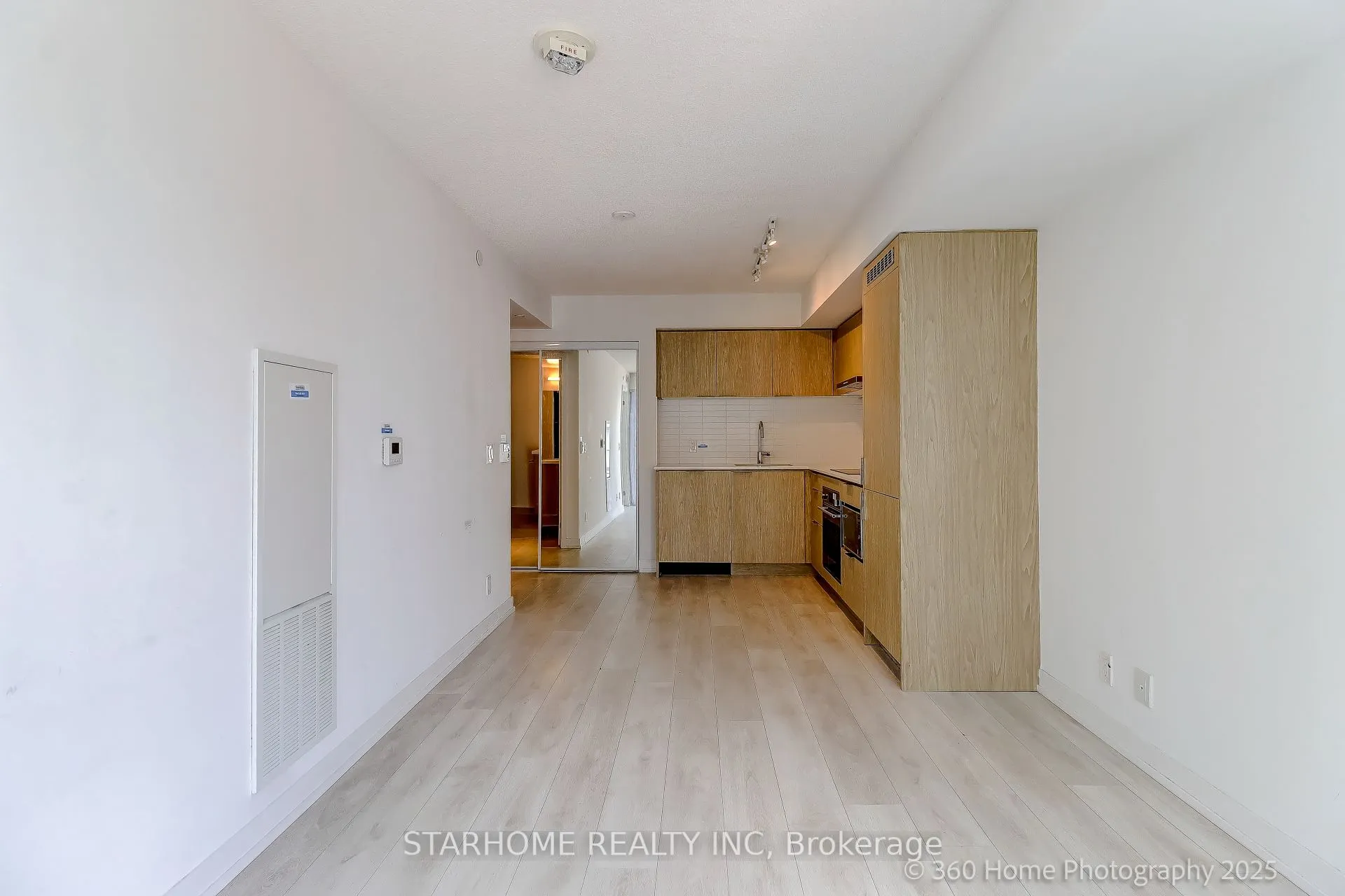 60 Shuter Street, #2609