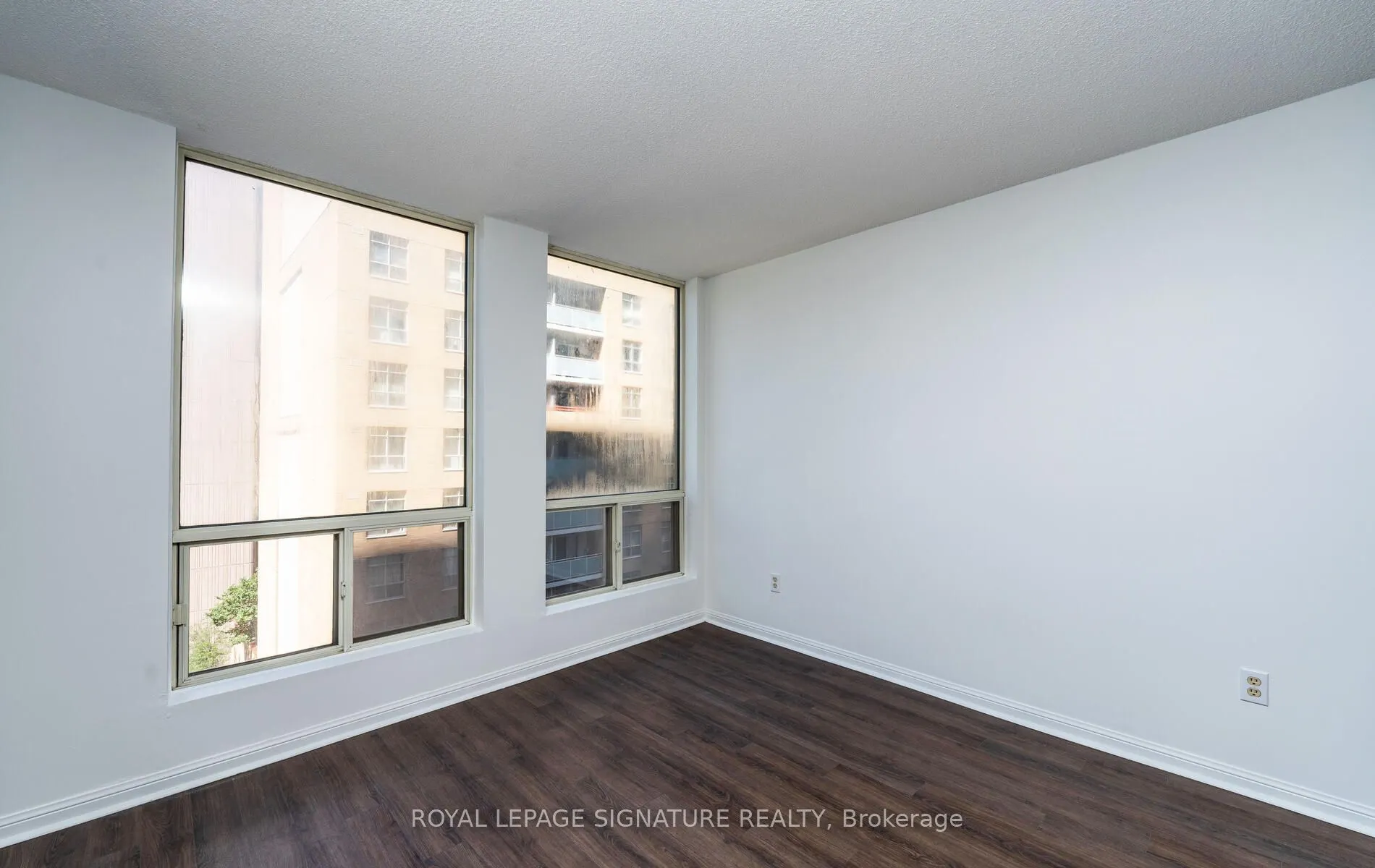 25 Grenville Street, #807