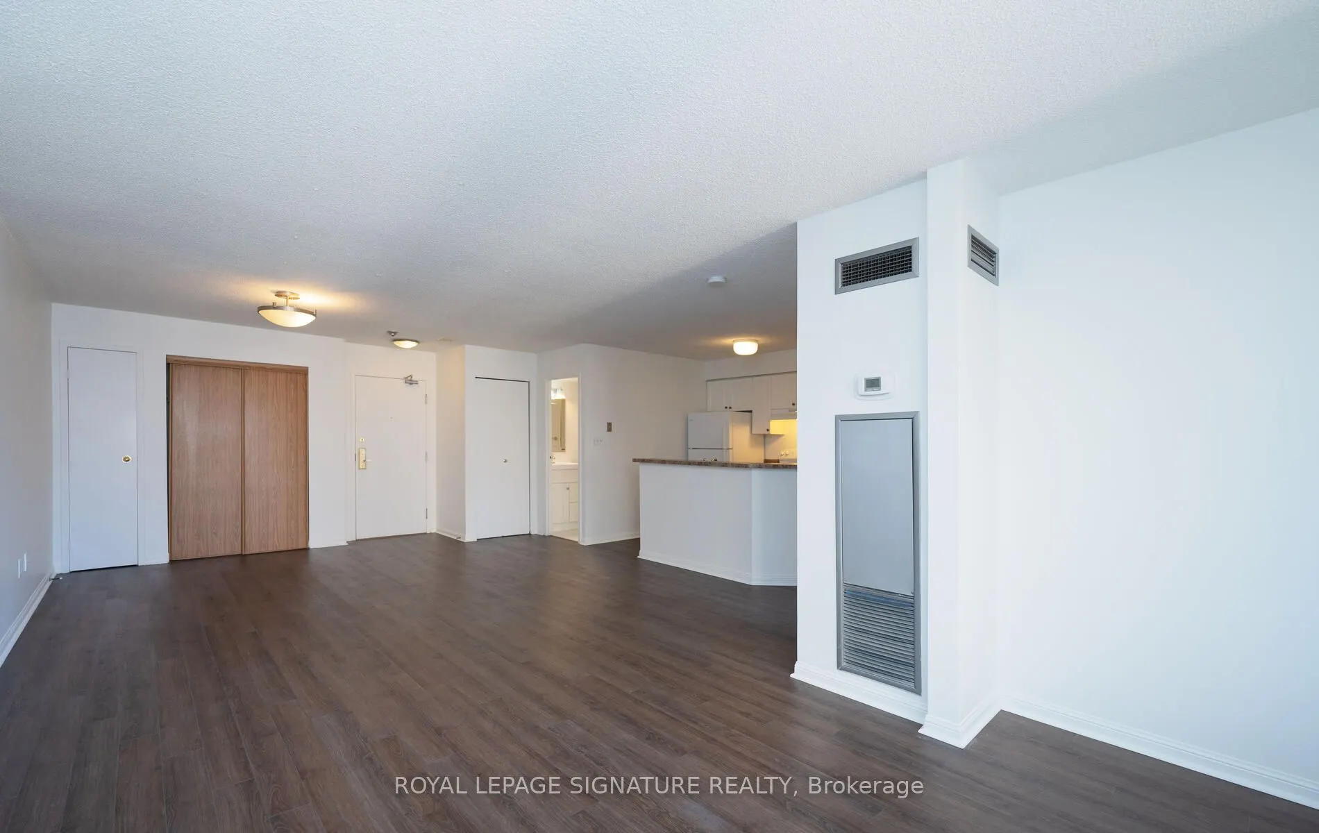25 Grenville Street, #807