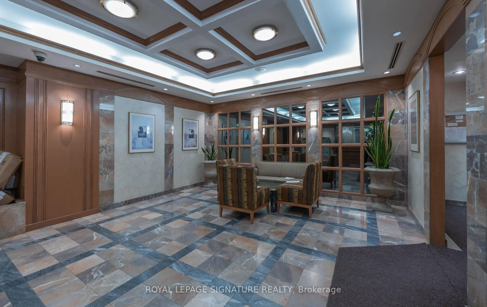 25 Grenville Street, #807