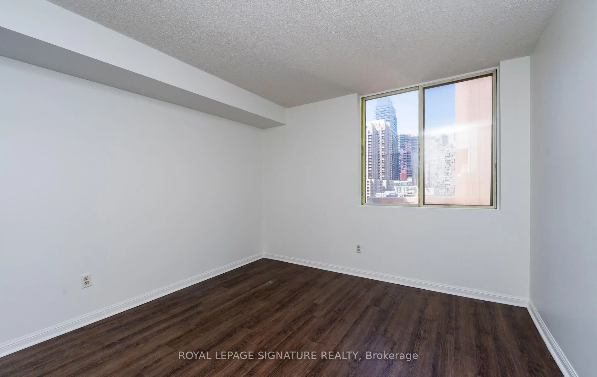 25 Grenville Street, #807