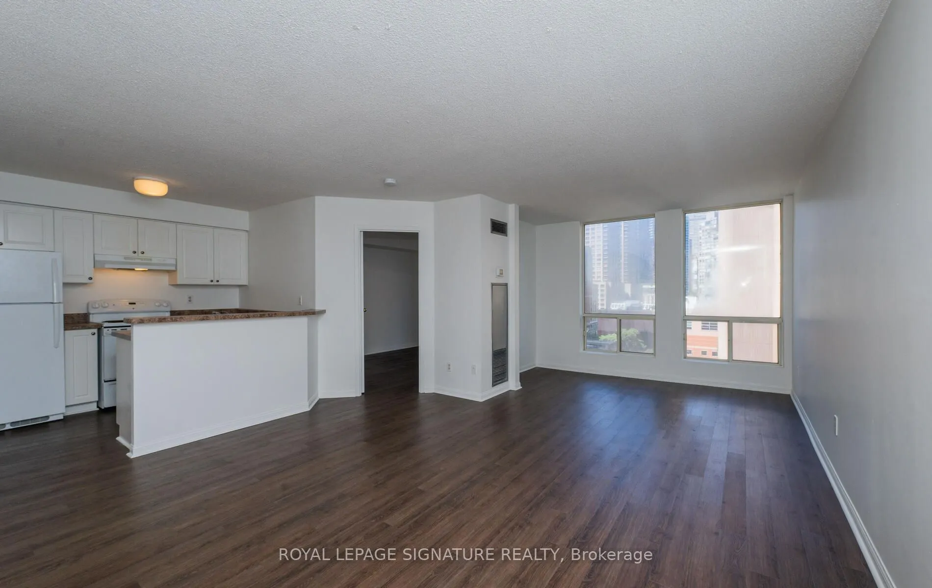 25 Grenville Street, #807