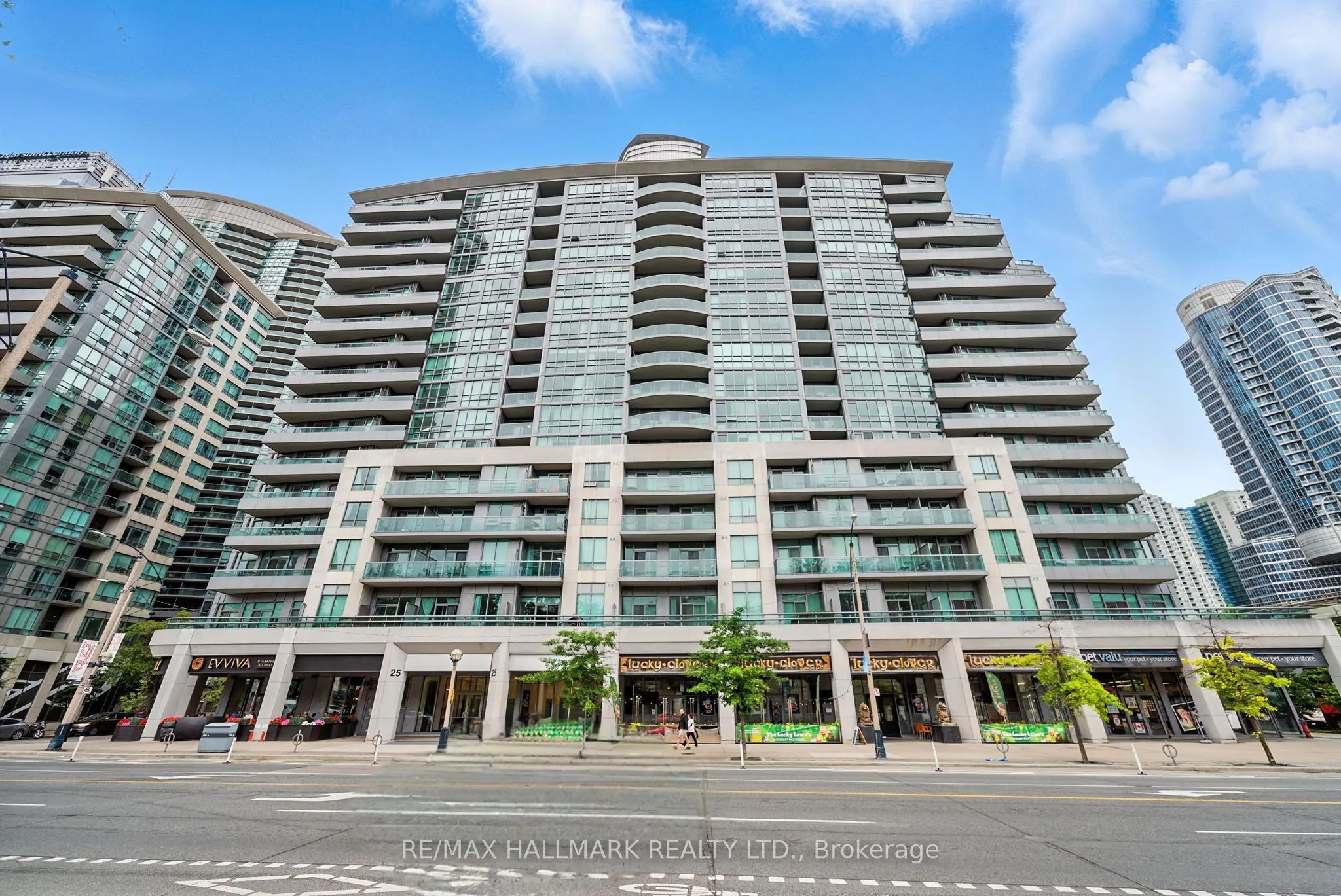 25 Lower Simcoe Street, #301