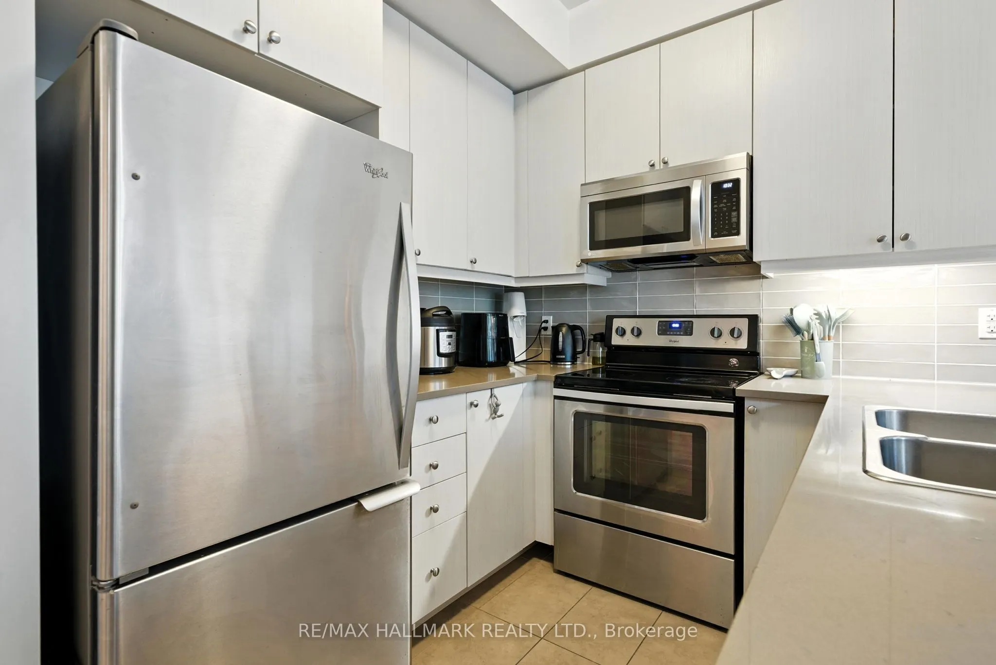 25 Lower Simcoe Street, #301