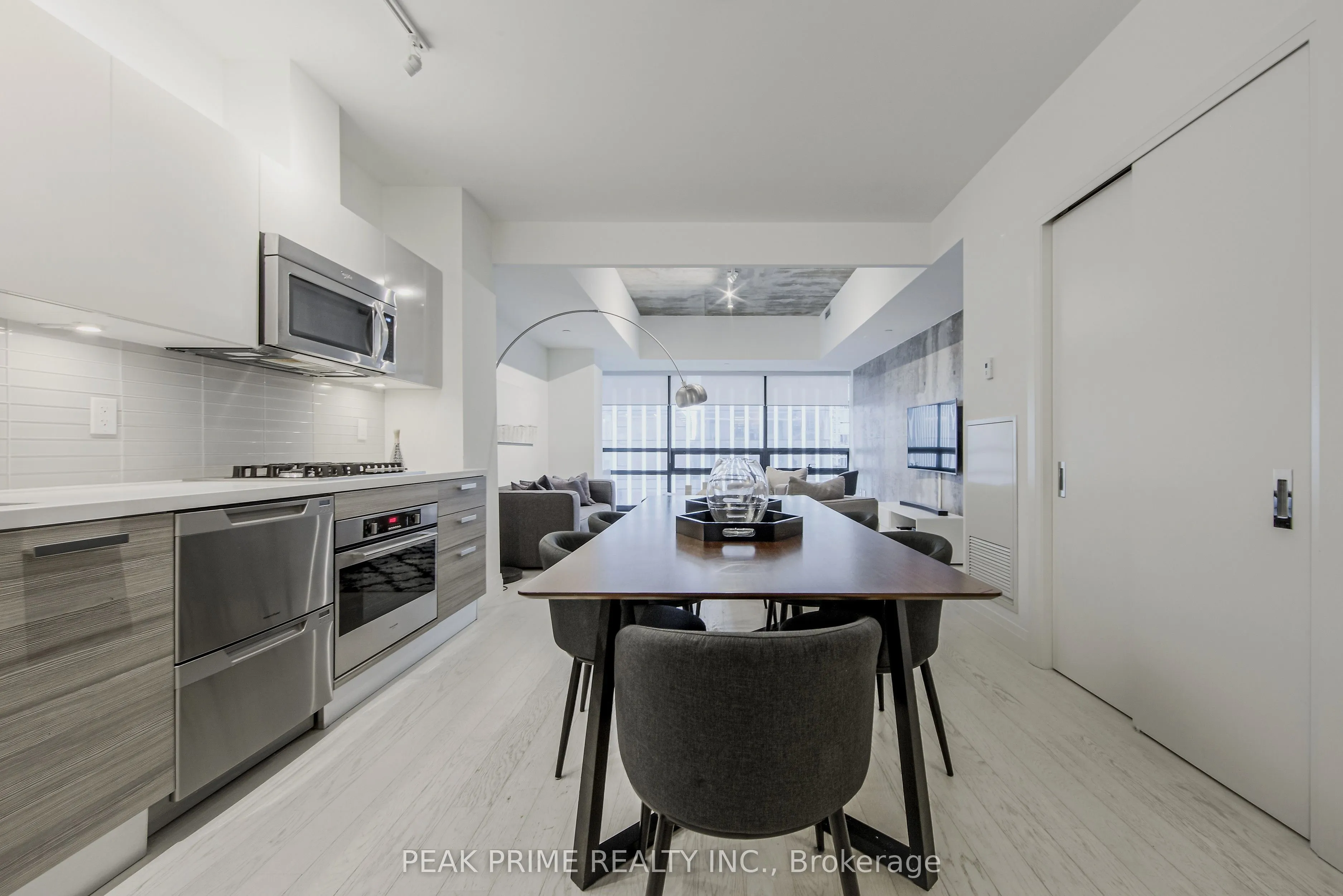 224 King Street W, #501