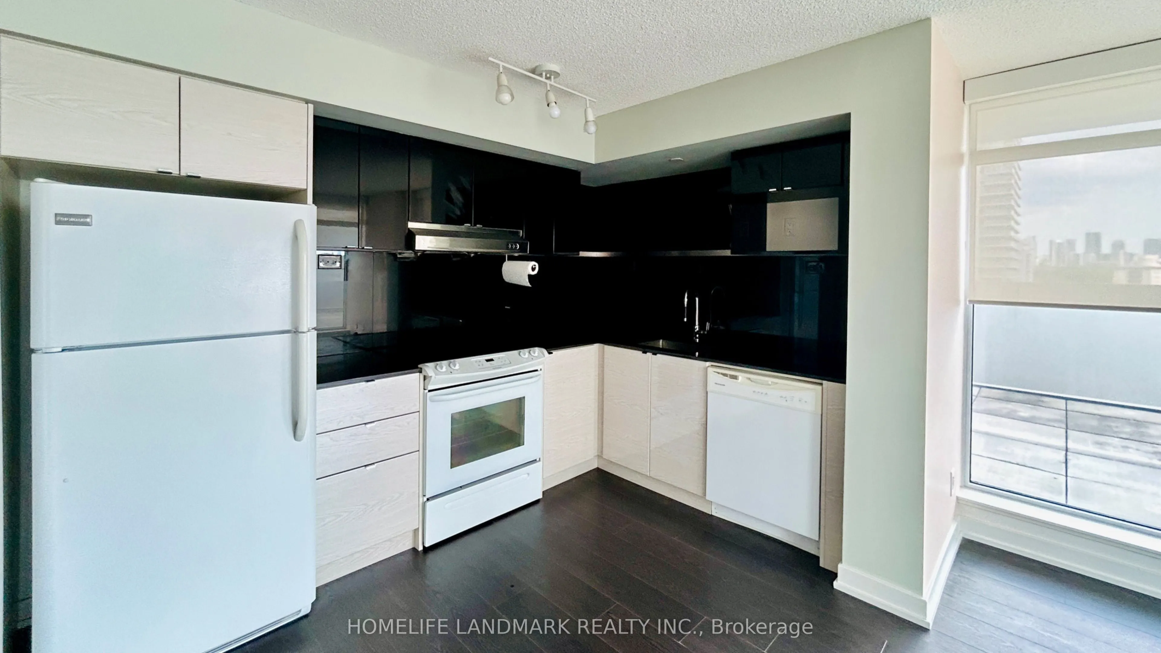 72 Esther Shiner Boulevard, #318