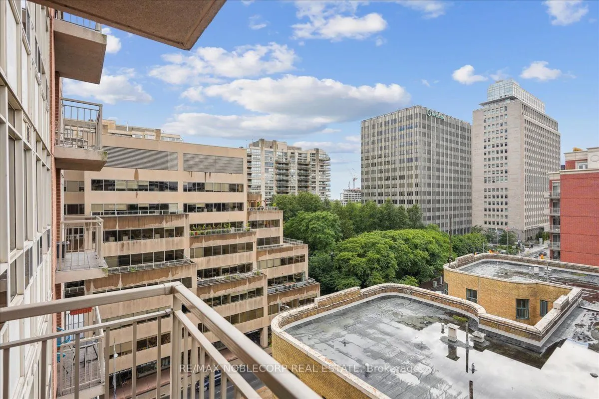 60 St.Clair Avenue W, #1001
