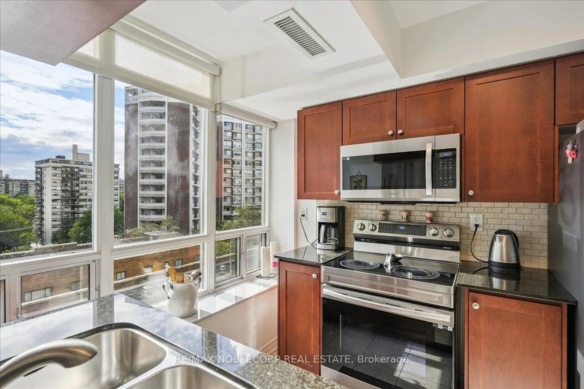 60 St.Clair Avenue W, #1001