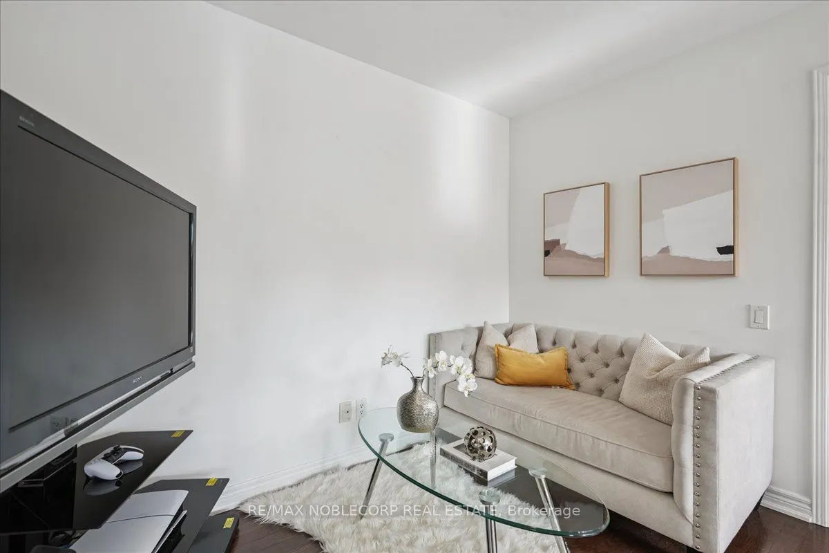 60 St.Clair Avenue W, #1001