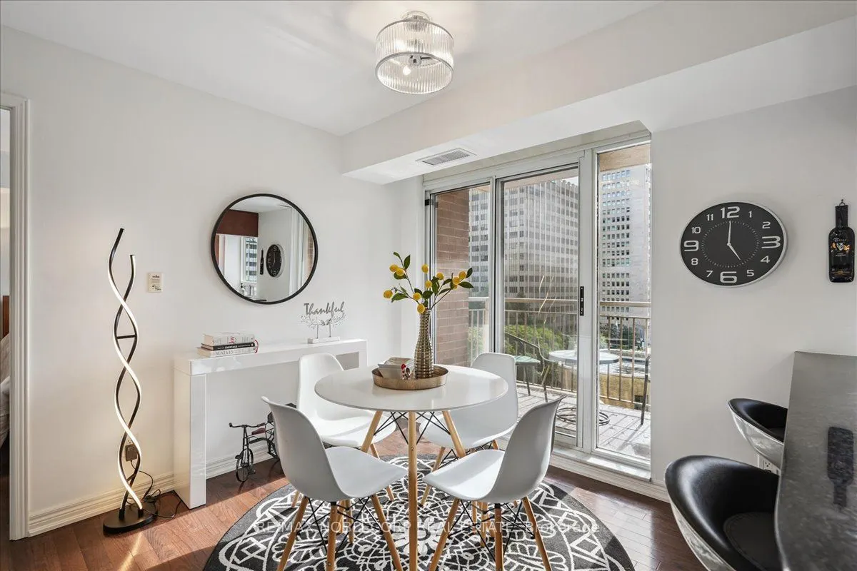 60 St.Clair Avenue W, #1001